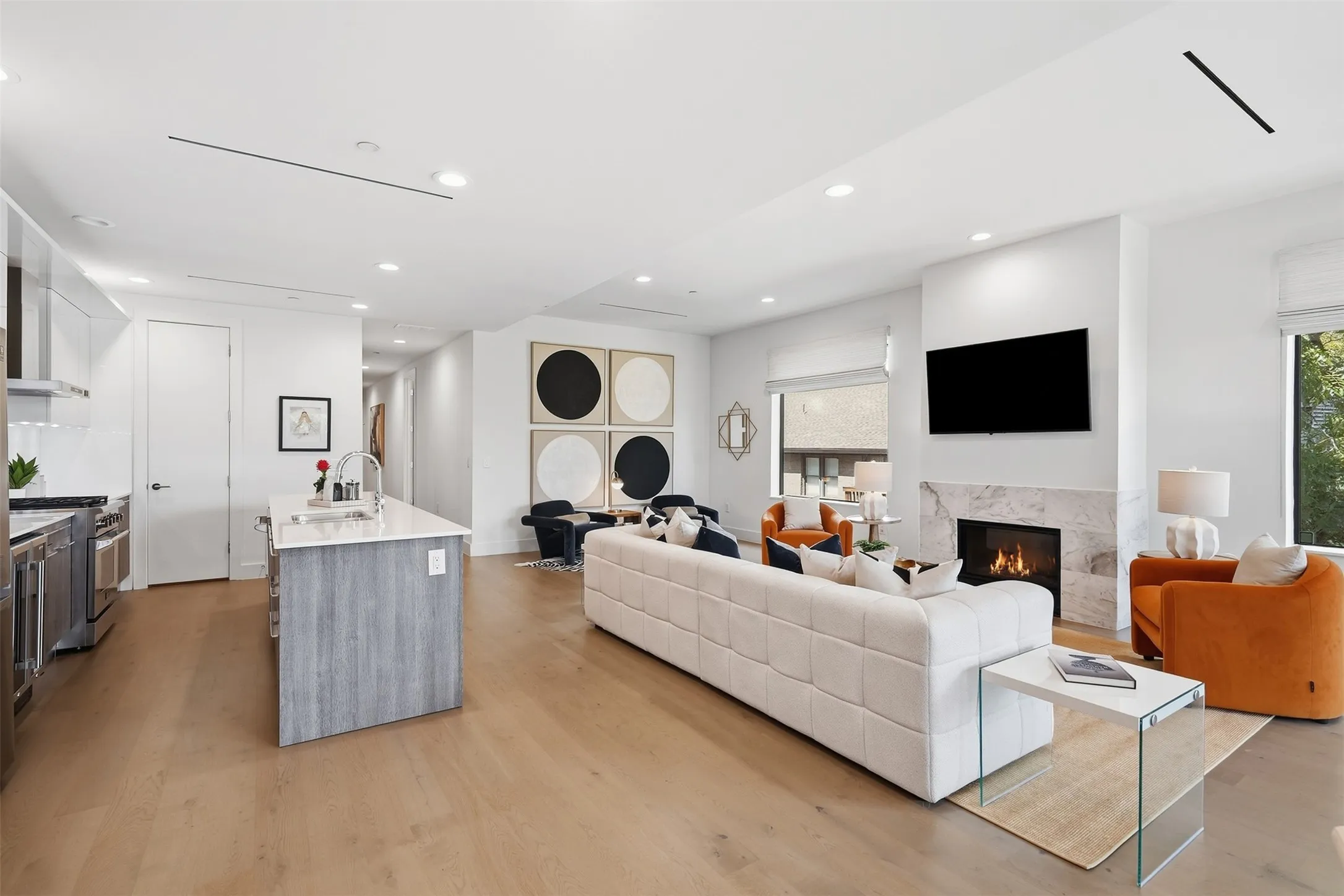 Condominium For Sale in Dallas County , 3923 Cole Avenue 201, Dallas, Texas 75204, 2 Bedroom, 3 Bathroom, 2 Garage spaces, 1,902 Sqft, built in 2016, mls#21381284, Real Estate Agent in Dallas, Homes For Sale in Dallas county, Homes For Sale in Dallas, Realtor in Dallas Texas, Real Estate Brokerage Independent Realty Texas, Luminita Cordes Realtor