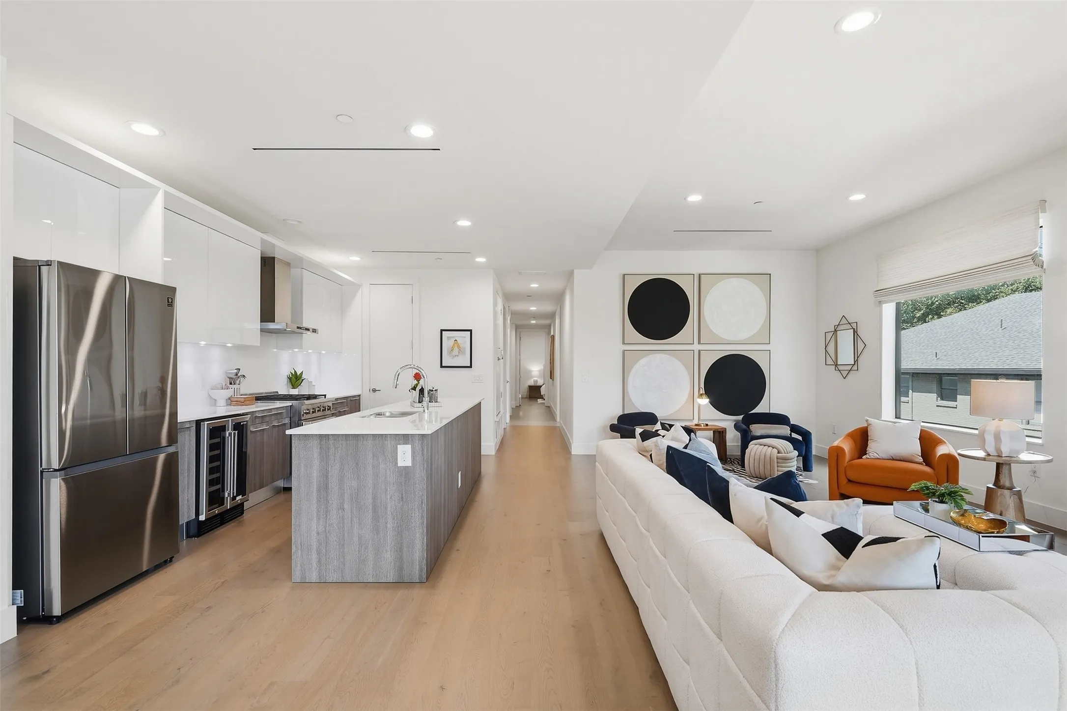 Condominium For Sale in Dallas County , 3923 Cole Avenue 201, Dallas, Texas 75204, 2 Bedroom, 3 Bathroom, 2 Garage spaces, 1,902 Sqft, built in 2016, mls#21381284, Real Estate Agent in Dallas, Homes For Sale in Dallas county, Homes For Sale in Dallas, Realtor in Dallas Texas, Real Estate Brokerage Independent Realty Texas, Luminita Cordes Realtor
