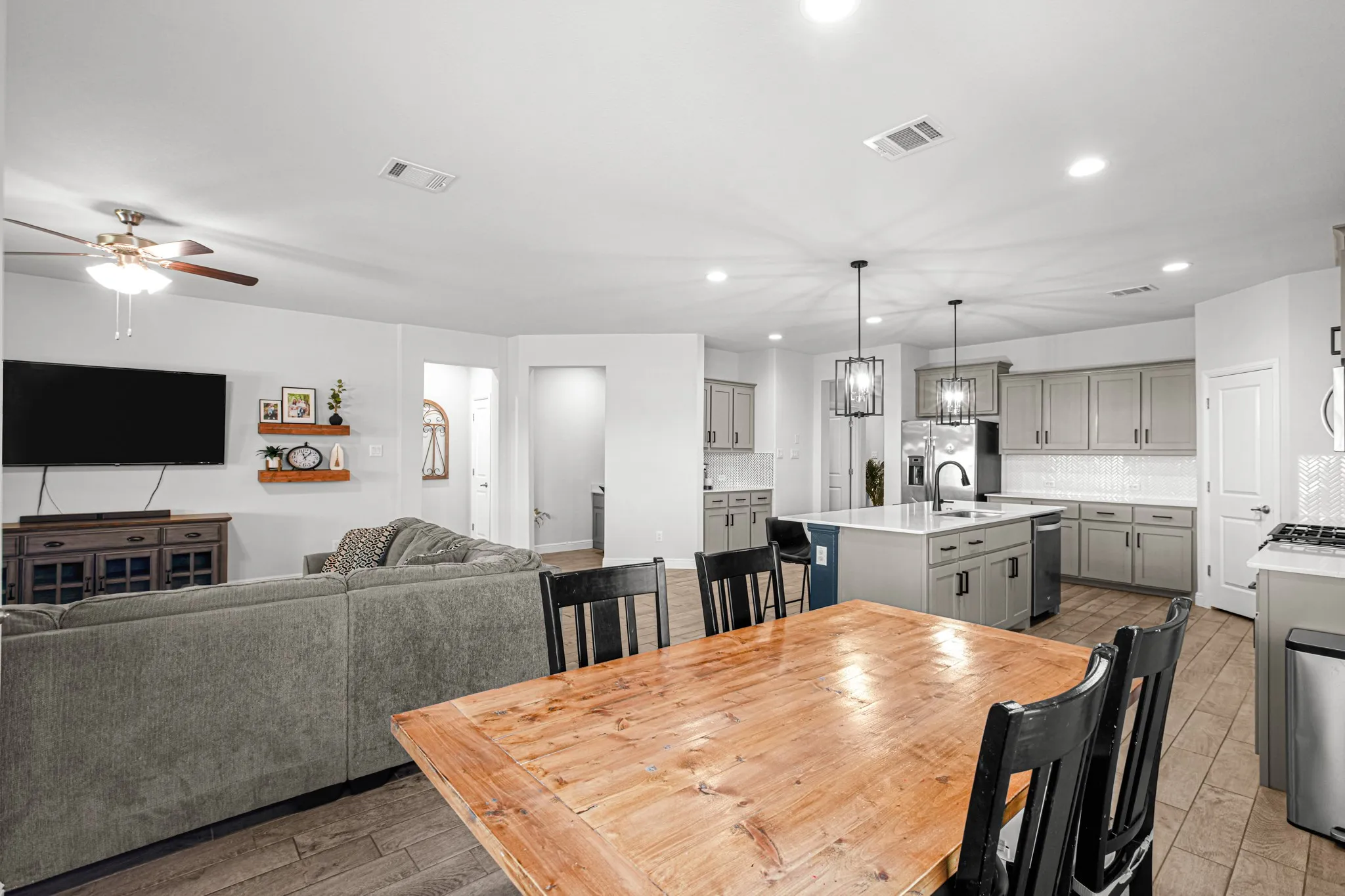 Single Family Residence For Rent in Wise County , 112 Willow Street, Rhome, Texas 76078, 4 Bedroom, 2 Bathroom, 2 Garage spaces, 2,039 Sqft, built in 2023, mls#21388206, Real Estate Agent in Rhome, Homes For Rent in Wise county, Homes For Rent in Rhome, Realtor in Rhome Texas, Real Estate Brokerage Independent Realty Texas, Luminita Cordes Realtor