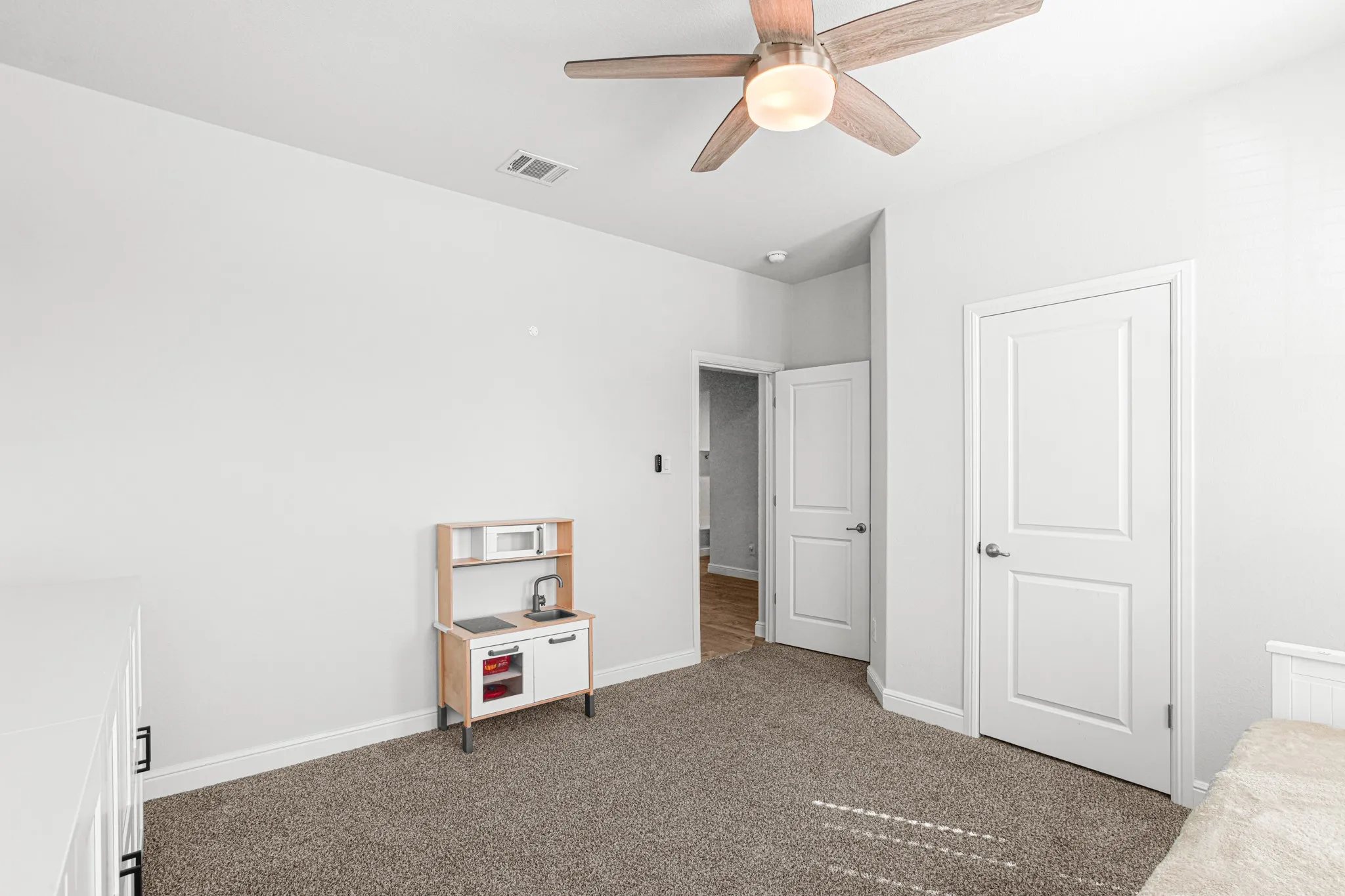 Single Family Residence For Rent in Wise County , 112 Willow Street, Rhome, Texas 76078, 4 Bedroom, 2 Bathroom, 2 Garage spaces, 2,039 Sqft, built in 2023, mls#21388206, Real Estate Agent in Rhome, Homes For Rent in Wise county, Homes For Rent in Rhome, Realtor in Rhome Texas, Real Estate Brokerage Independent Realty Texas, Luminita Cordes Realtor