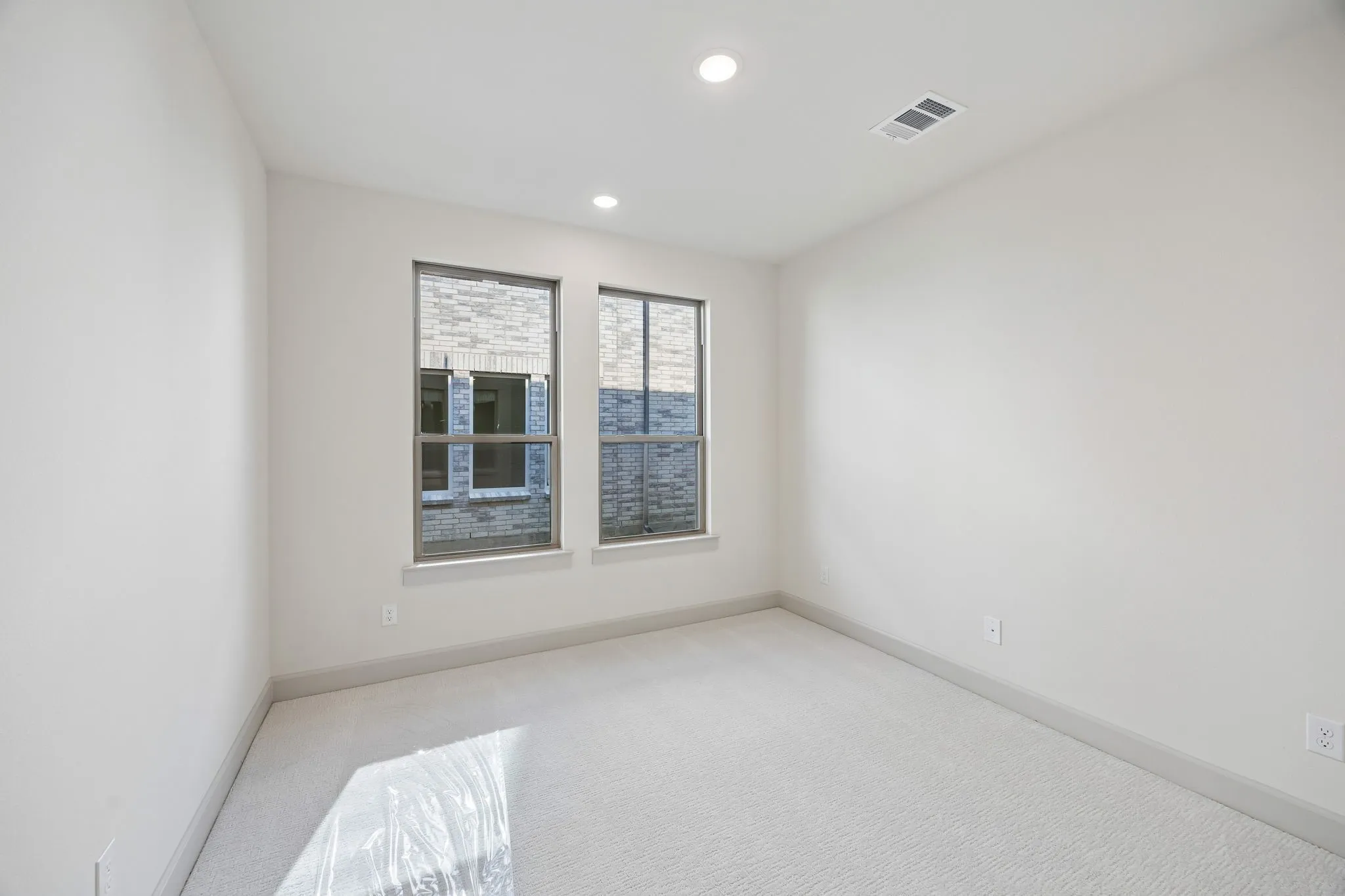 You'll find nicely sized secondary bedrooms in our Frederic II plan.