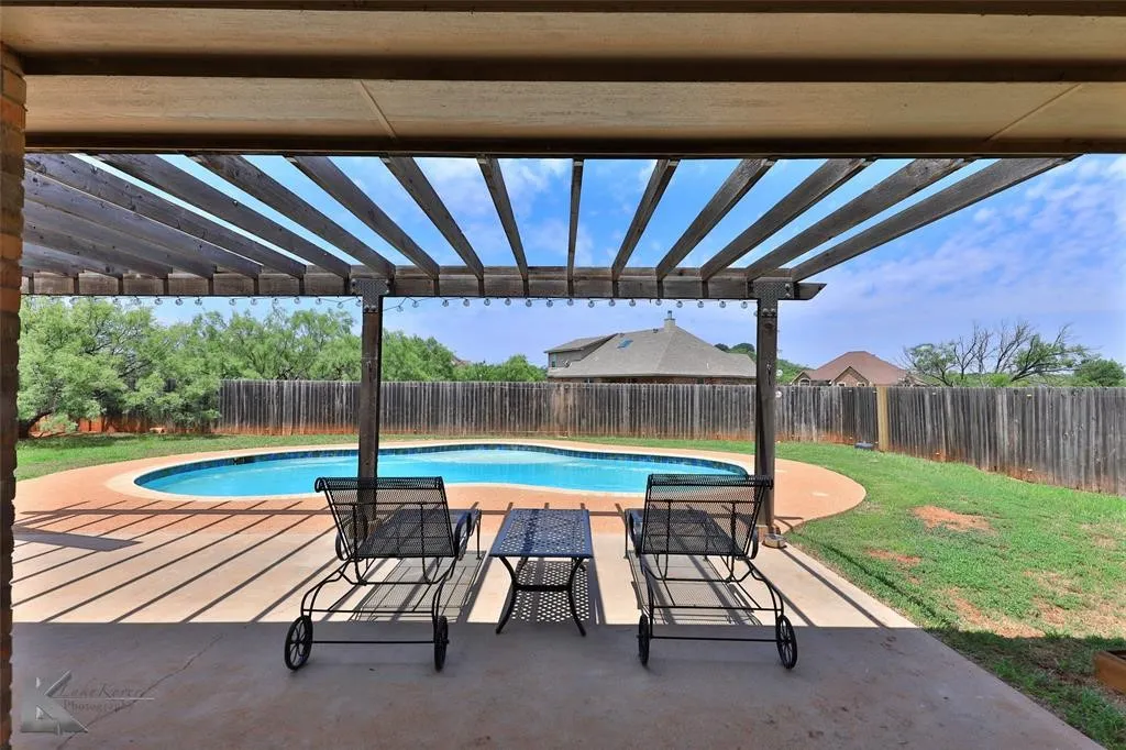 Single Family Residence For Sale in Taylor County , 110 White Tail Drive, Tuscola, Texas 79562, 4 Bedroom, 2 Bathroom, 2 Garage spaces, 2,153 Sqft, built in 2010, mls#21391249, Real Estate Agent in Tuscola, Homes For Sale in Taylor county, Homes For Sale in Tuscola, Realtor in Tuscola Texas, Real Estate Brokerage Independent Realty Texas, Luminita Cordes Realtor