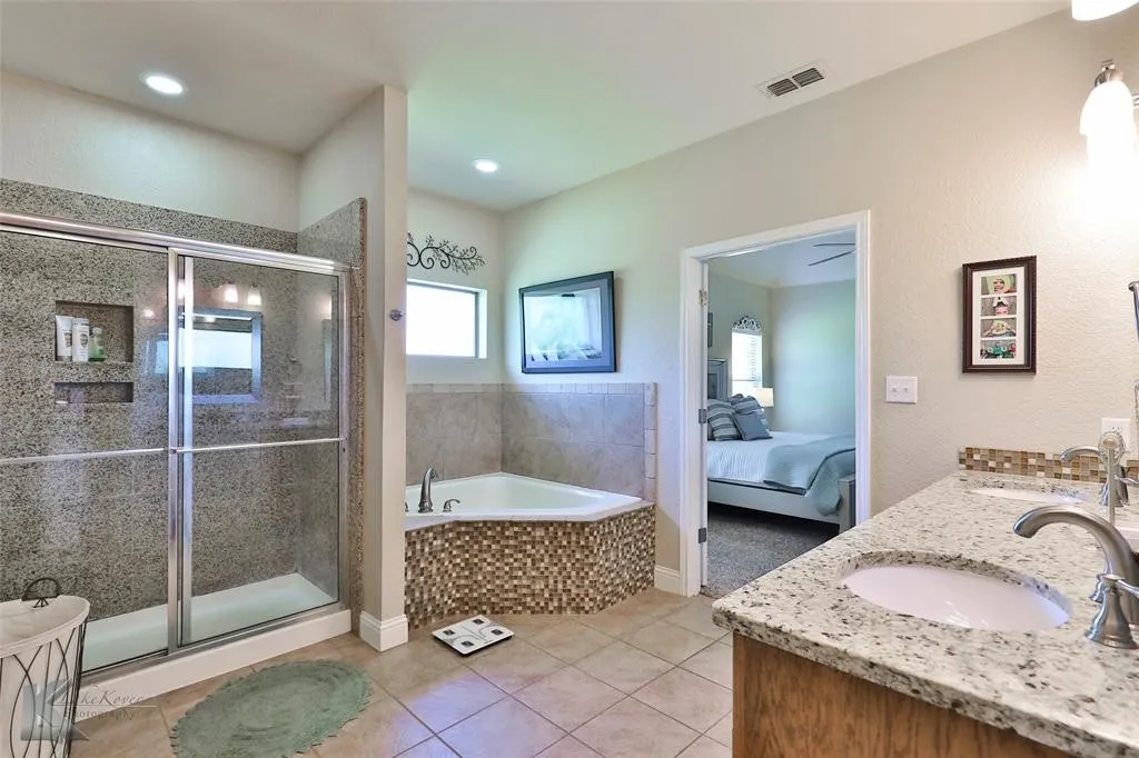 Single Family Residence For Sale in Taylor County , 110 White Tail Drive, Tuscola, Texas 79562, 4 Bedroom, 2 Bathroom, 2 Garage spaces, 2,153 Sqft, built in 2010, mls#21391249, Real Estate Agent in Tuscola, Homes For Sale in Taylor county, Homes For Sale in Tuscola, Realtor in Tuscola Texas, Real Estate Brokerage Independent Realty Texas, Luminita Cordes Realtor