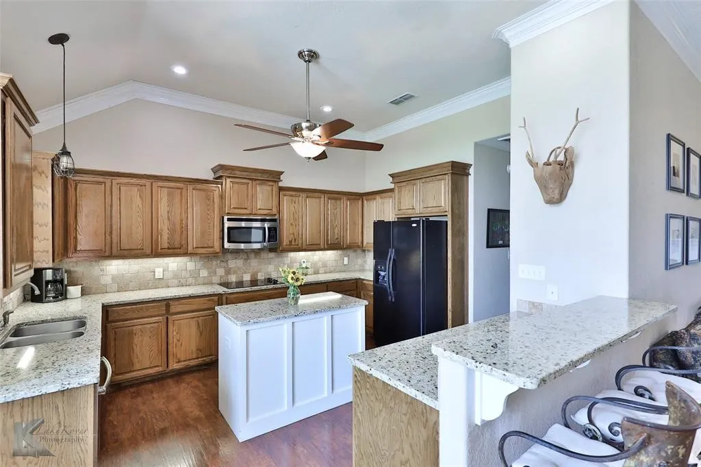 Single Family Residence For Sale in Taylor County , 110 White Tail Drive, Tuscola, Texas 79562, 4 Bedroom, 2 Bathroom, 2 Garage spaces, 2,153 Sqft, built in 2010, mls#21391249, Real Estate Agent in Tuscola, Homes For Sale in Taylor county, Homes For Sale in Tuscola, Realtor in Tuscola Texas, Real Estate Brokerage Independent Realty Texas, Luminita Cordes Realtor