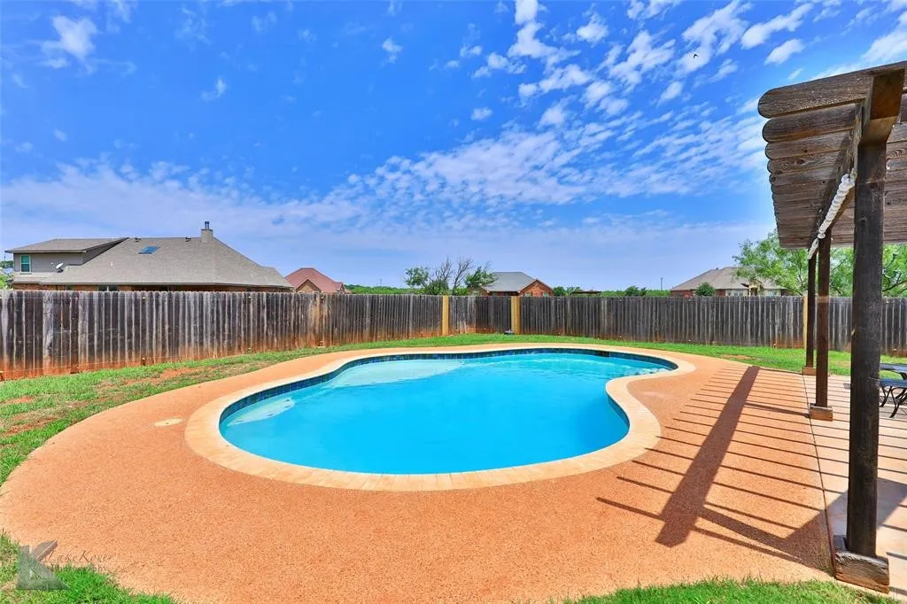 Single Family Residence For Sale in Taylor County , 110 White Tail Drive, Tuscola, Texas 79562, 4 Bedroom, 2 Bathroom, 2 Garage spaces, 2,153 Sqft, built in 2010, mls#21391249, Real Estate Agent in Tuscola, Homes For Sale in Taylor county, Homes For Sale in Tuscola, Realtor in Tuscola Texas, Real Estate Brokerage Independent Realty Texas, Luminita Cordes Realtor