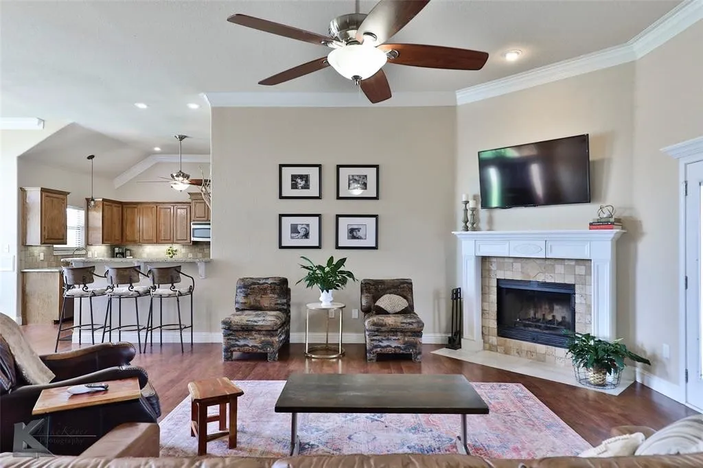 Single Family Residence For Sale in Taylor County , 110 White Tail Drive, Tuscola, Texas 79562, 4 Bedroom, 2 Bathroom, 2 Garage spaces, 2,153 Sqft, built in 2010, mls#21391249, Real Estate Agent in Tuscola, Homes For Sale in Taylor county, Homes For Sale in Tuscola, Realtor in Tuscola Texas, Real Estate Brokerage Independent Realty Texas, Luminita Cordes Realtor