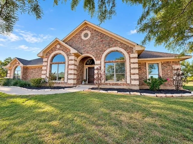 Single Family Residence For Sale in Taylor County , 110 White Tail Drive, Tuscola, Texas 79562, 4 Bedroom, 2 Bathroom, 2 Garage spaces, 2,153 Sqft, built in 2010, mls#21391249, Real Estate Agent in Tuscola, Homes For Sale in Taylor county, Homes For Sale in Tuscola, Realtor in Tuscola Texas, Real Estate Brokerage Independent Realty Texas, Luminita Cordes Realtor
