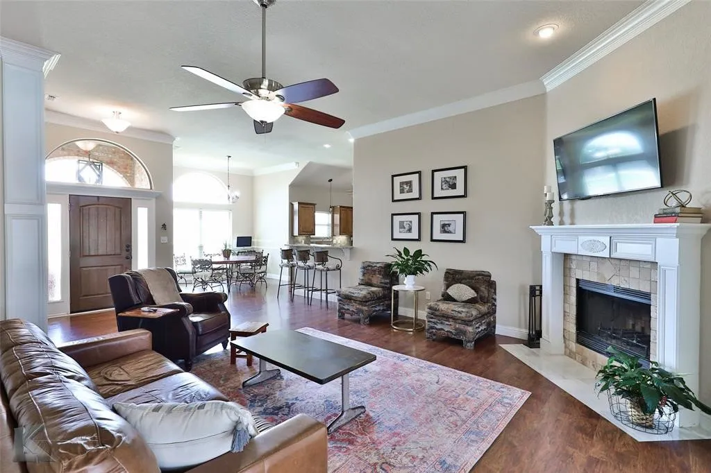 Single Family Residence For Sale in Taylor County , 110 White Tail Drive, Tuscola, Texas 79562, 4 Bedroom, 2 Bathroom, 2 Garage spaces, 2,153 Sqft, built in 2010, mls#21391249, Real Estate Agent in Tuscola, Homes For Sale in Taylor county, Homes For Sale in Tuscola, Realtor in Tuscola Texas, Real Estate Brokerage Independent Realty Texas, Luminita Cordes Realtor