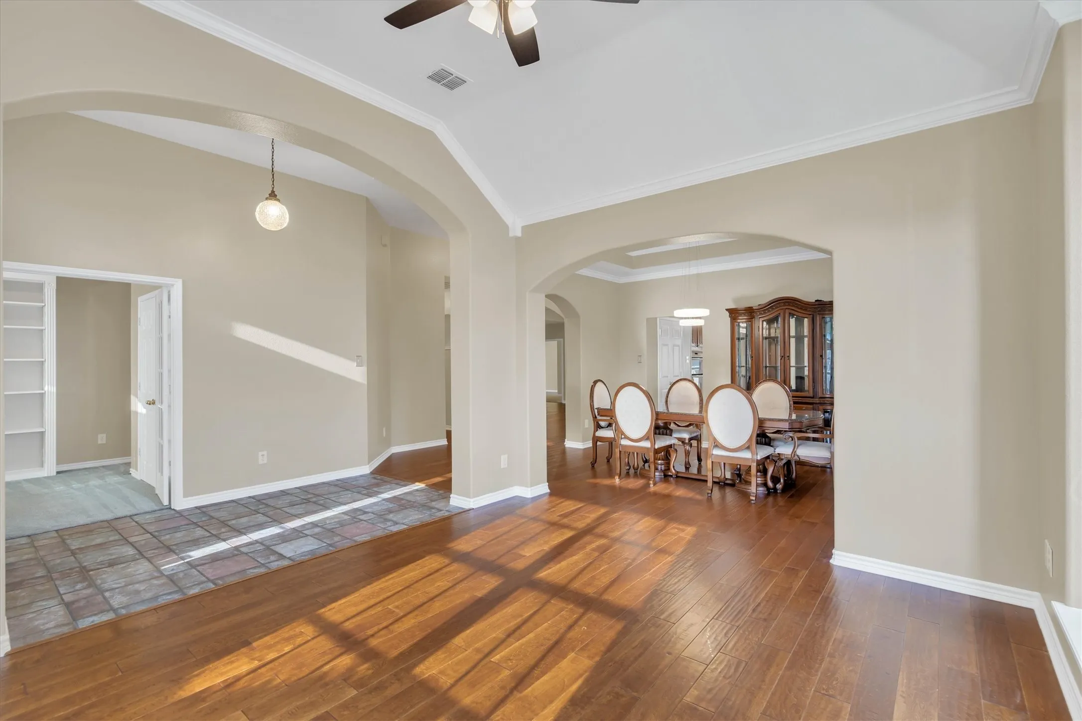 Single Family Residence For Sale in Dallas County , 4213 Forestedge Drive, Grand Prairie, Texas 75052, 4 Bedroom, 3 Bathroom, 2 Garage spaces, 2,532 Sqft, built in 1997, mls#21388386, Real Estate Agent in Grand Prairie, Homes For Sale in Dallas county, Homes For Sale in Grand Prairie, Realtor in Grand Prairie Texas, Real Estate Brokerage Independent Realty Texas, Luminita Cordes Realtor