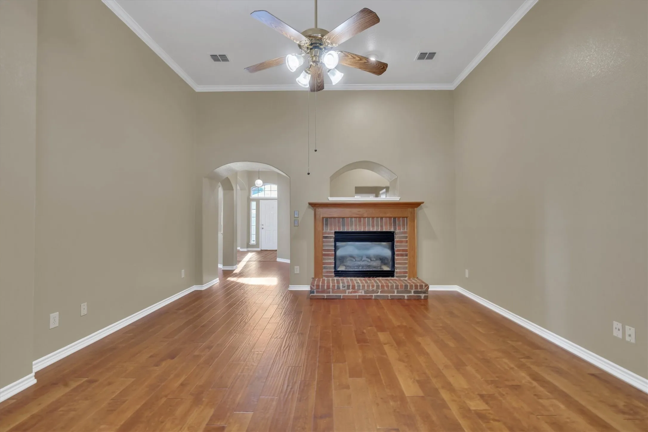 Single Family Residence For Sale in Dallas County , 4213 Forestedge Drive, Grand Prairie, Texas 75052, 4 Bedroom, 3 Bathroom, 2 Garage spaces, 2,532 Sqft, built in 1997, mls#21388386, Real Estate Agent in Grand Prairie, Homes For Sale in Dallas county, Homes For Sale in Grand Prairie, Realtor in Grand Prairie Texas, Real Estate Brokerage Independent Realty Texas, Luminita Cordes Realtor