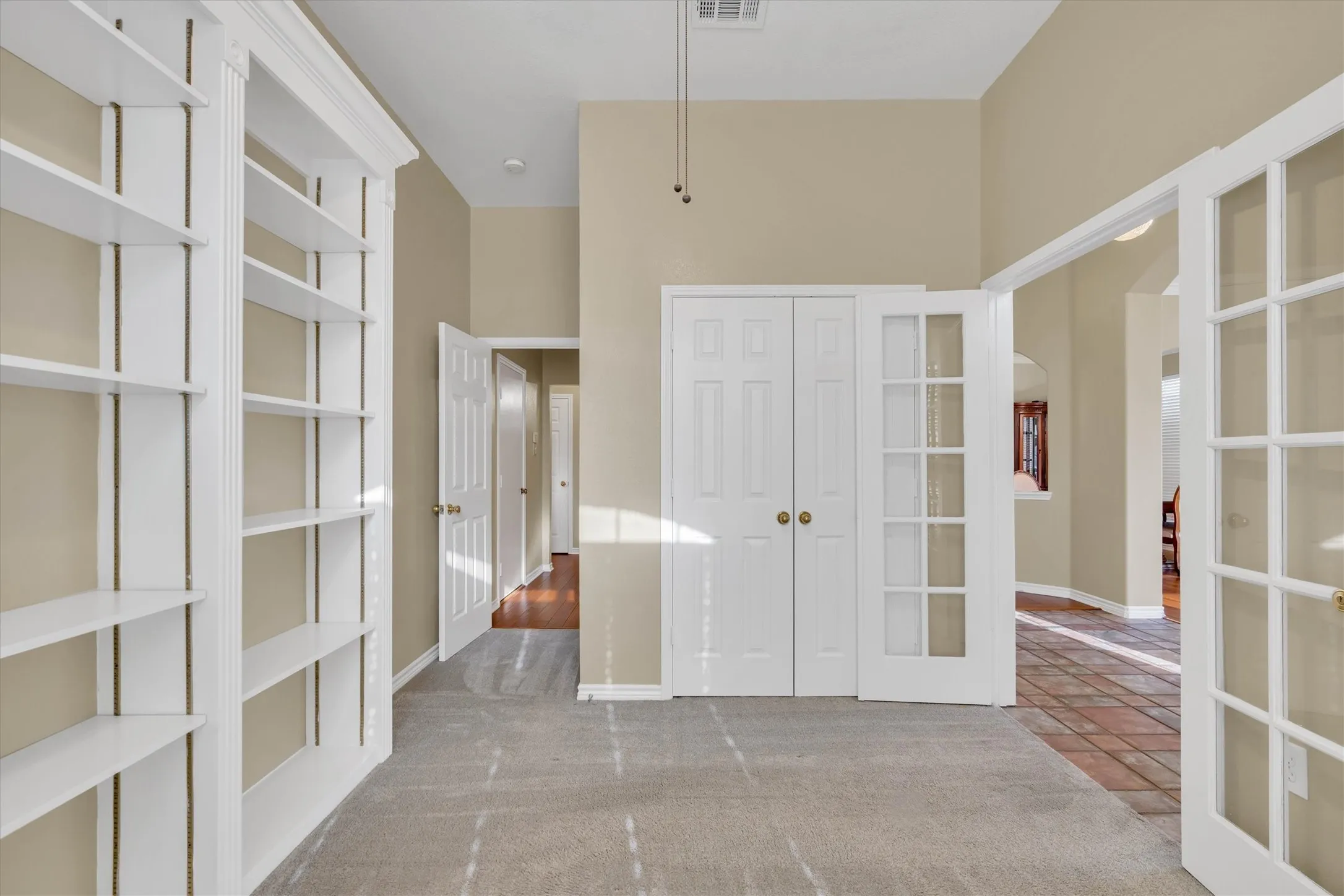 Single Family Residence For Sale in Dallas County , 4213 Forestedge Drive, Grand Prairie, Texas 75052, 4 Bedroom, 3 Bathroom, 2 Garage spaces, 2,532 Sqft, built in 1997, mls#21388386, Real Estate Agent in Grand Prairie, Homes For Sale in Dallas county, Homes For Sale in Grand Prairie, Realtor in Grand Prairie Texas, Real Estate Brokerage Independent Realty Texas, Luminita Cordes Realtor
