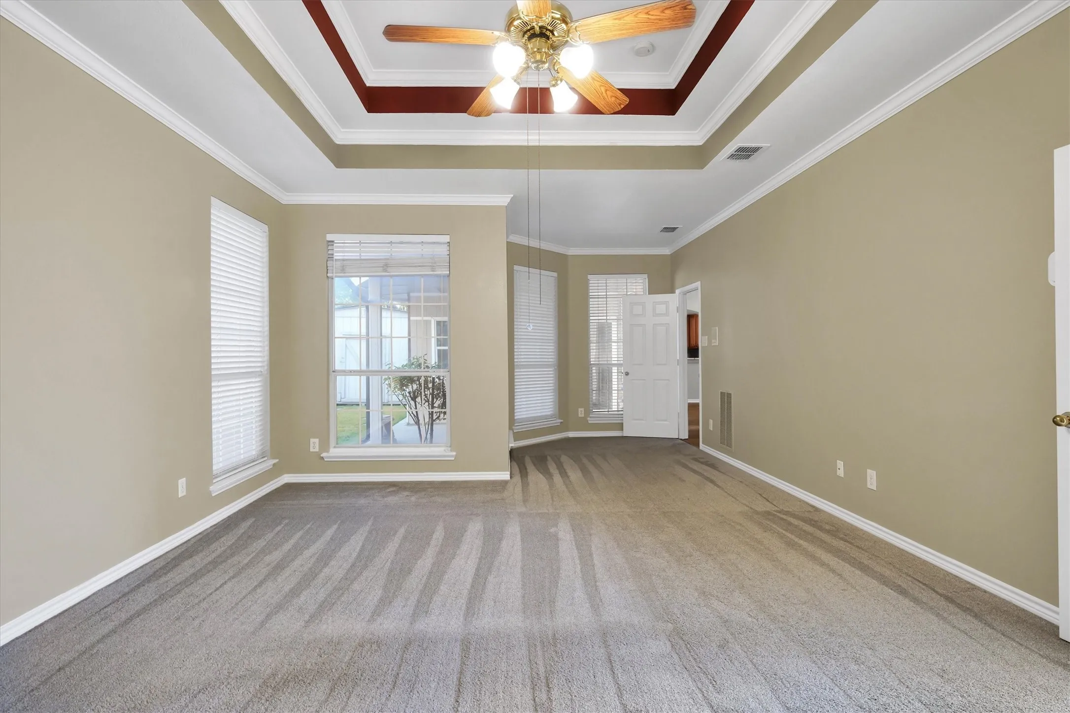 Single Family Residence For Sale in Dallas County , 4213 Forestedge Drive, Grand Prairie, Texas 75052, 4 Bedroom, 3 Bathroom, 2 Garage spaces, 2,532 Sqft, built in 1997, mls#21388386, Real Estate Agent in Grand Prairie, Homes For Sale in Dallas county, Homes For Sale in Grand Prairie, Realtor in Grand Prairie Texas, Real Estate Brokerage Independent Realty Texas, Luminita Cordes Realtor