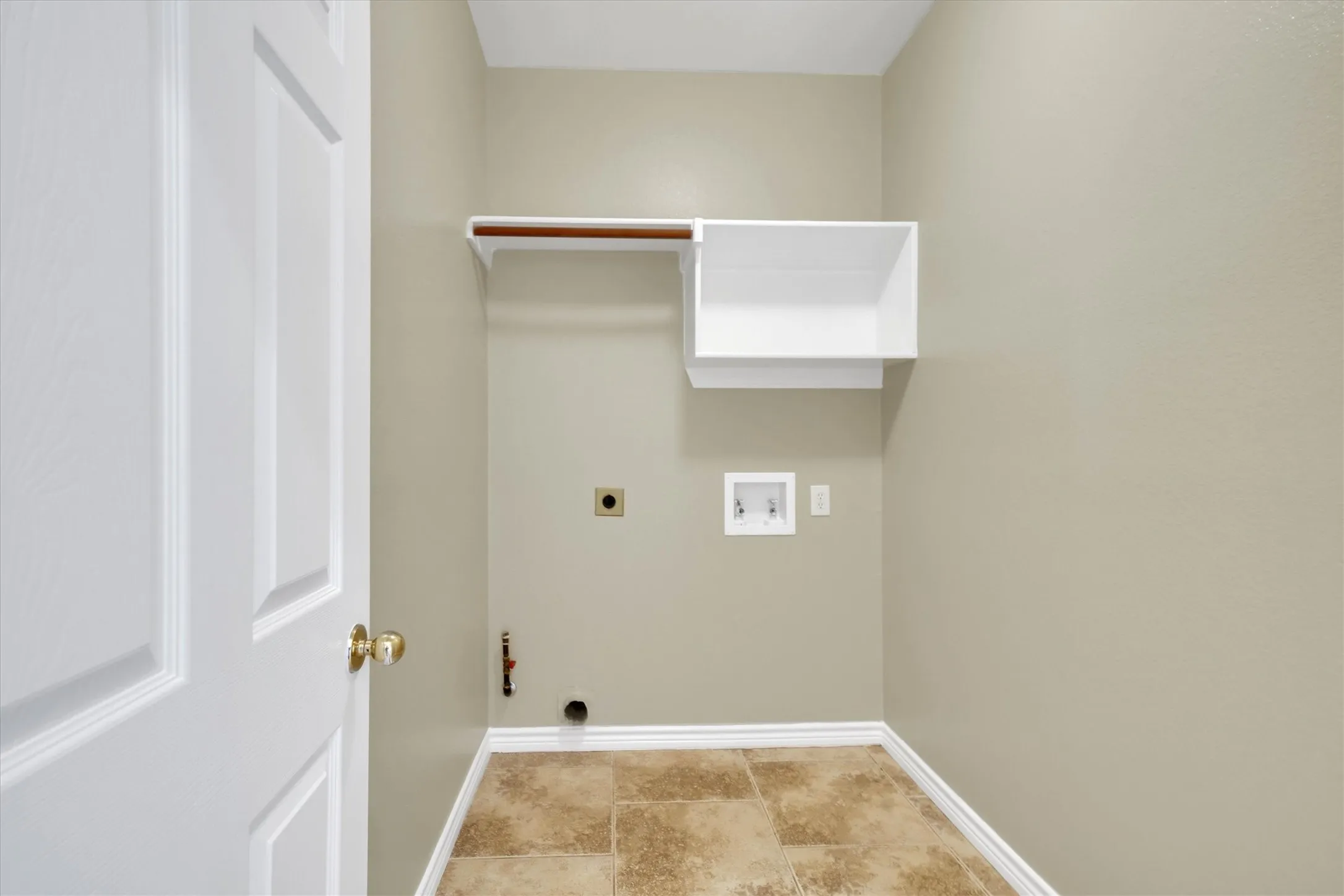 Single Family Residence For Sale in Dallas County , 4213 Forestedge Drive, Grand Prairie, Texas 75052, 4 Bedroom, 3 Bathroom, 2 Garage spaces, 2,532 Sqft, built in 1997, mls#21388386, Real Estate Agent in Grand Prairie, Homes For Sale in Dallas county, Homes For Sale in Grand Prairie, Realtor in Grand Prairie Texas, Real Estate Brokerage Independent Realty Texas, Luminita Cordes Realtor