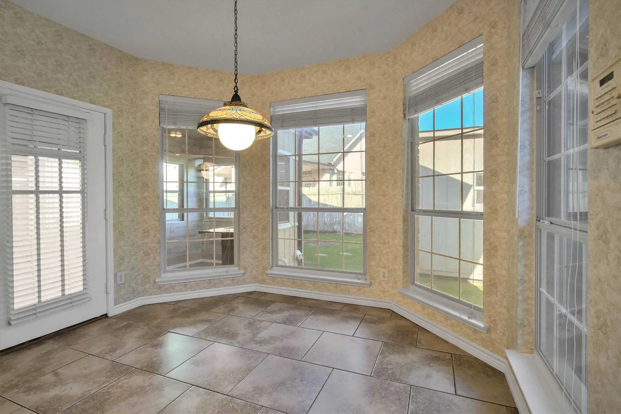 Single Family Residence For Sale in Dallas County , 4213 Forestedge Drive, Grand Prairie, Texas 75052, 4 Bedroom, 3 Bathroom, 2 Garage spaces, 2,532 Sqft, built in 1997, mls#21388386, Real Estate Agent in Grand Prairie, Homes For Sale in Dallas county, Homes For Sale in Grand Prairie, Realtor in Grand Prairie Texas, Real Estate Brokerage Independent Realty Texas, Luminita Cordes Realtor