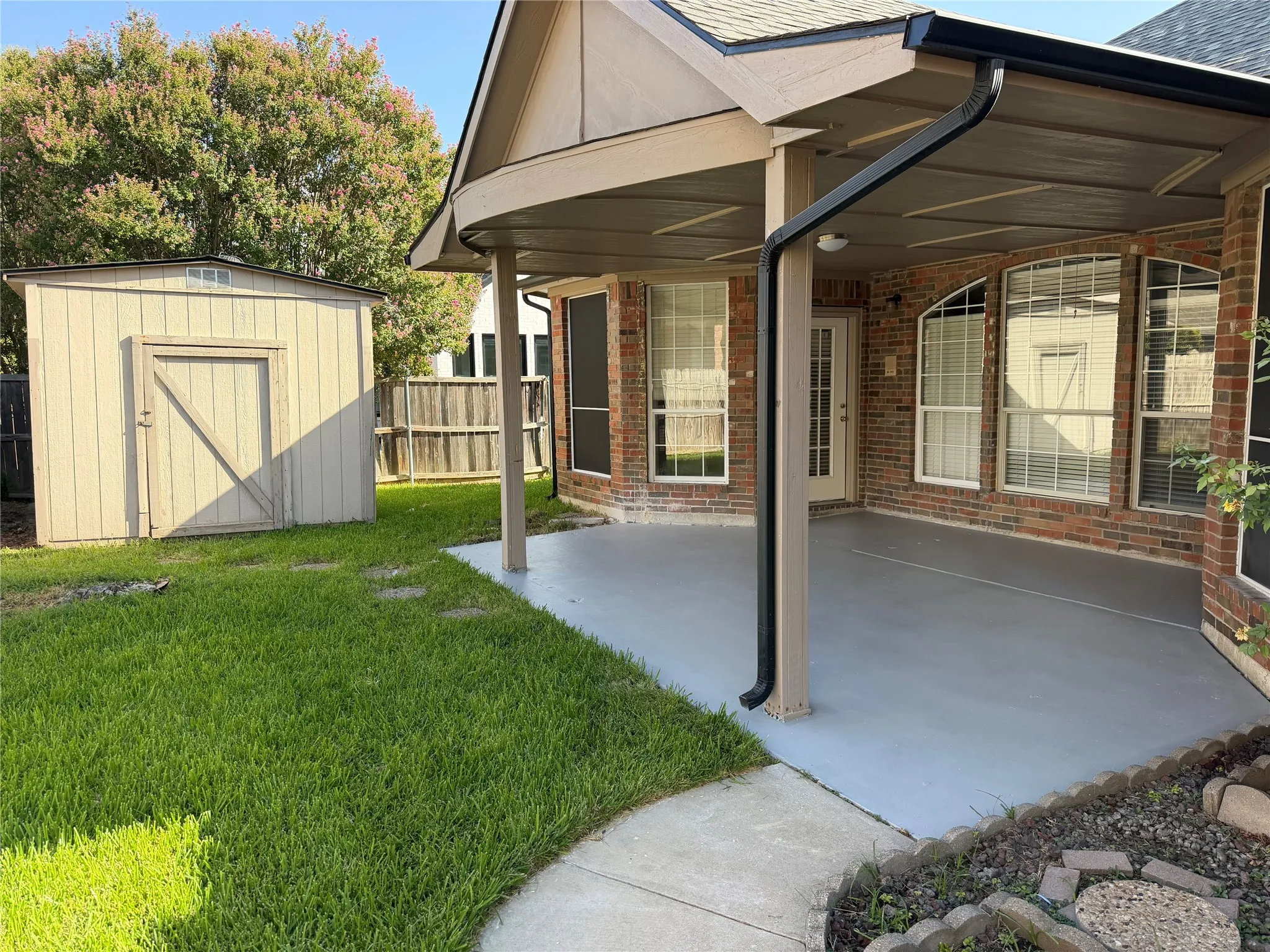 Single Family Residence For Sale in Dallas County , 4213 Forestedge Drive, Grand Prairie, Texas 75052, 4 Bedroom, 3 Bathroom, 2 Garage spaces, 2,532 Sqft, built in 1997, mls#21388386, Real Estate Agent in Grand Prairie, Homes For Sale in Dallas county, Homes For Sale in Grand Prairie, Realtor in Grand Prairie Texas, Real Estate Brokerage Independent Realty Texas, Luminita Cordes Realtor