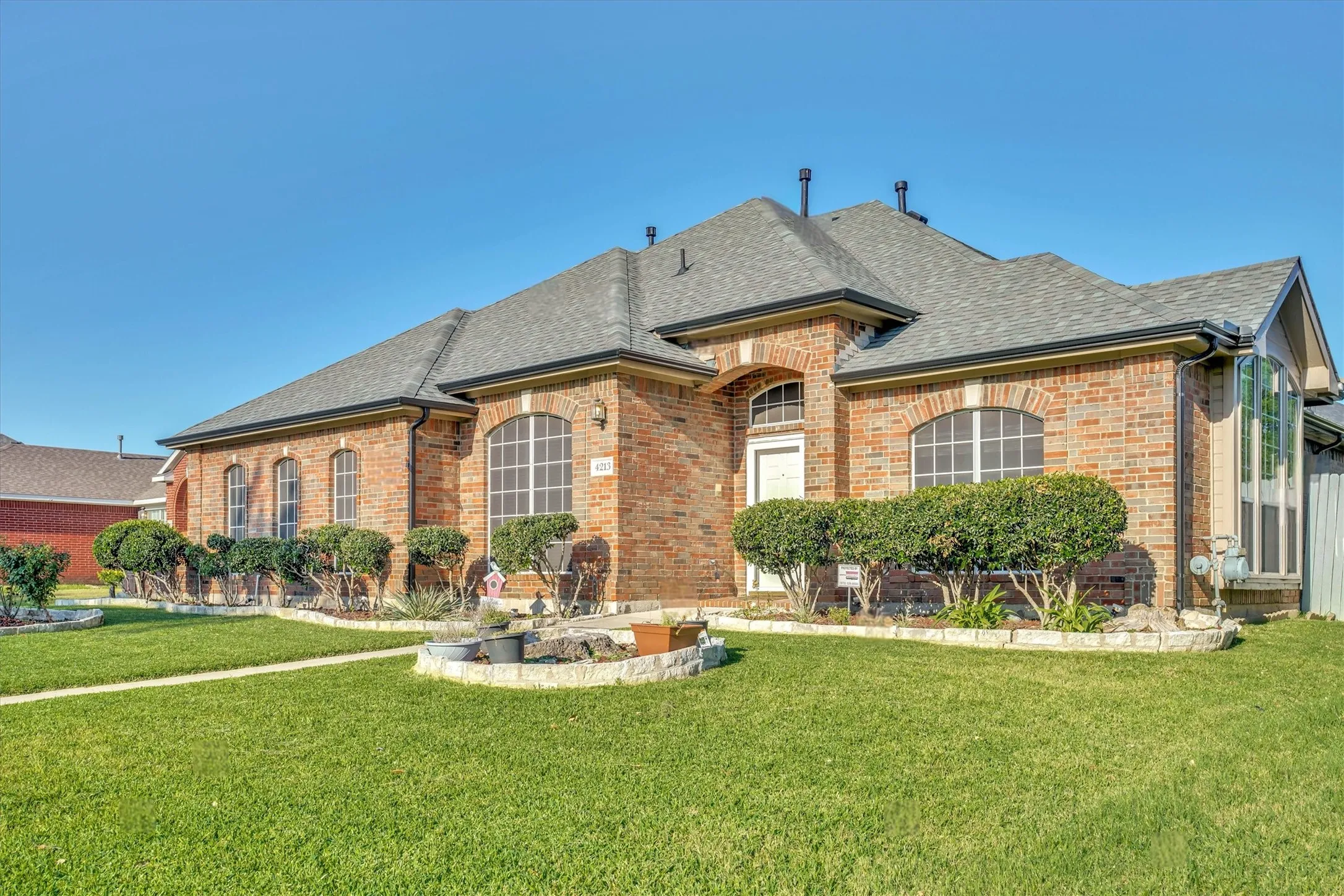 Single Family Residence For Sale in Dallas County , 4213 Forestedge Drive, Grand Prairie, Texas 75052, 4 Bedroom, 3 Bathroom, 2 Garage spaces, 2,532 Sqft, built in 1997, mls#21388386, Real Estate Agent in Grand Prairie, Homes For Sale in Dallas county, Homes For Sale in Grand Prairie, Realtor in Grand Prairie Texas, Real Estate Brokerage Independent Realty Texas, Luminita Cordes Realtor