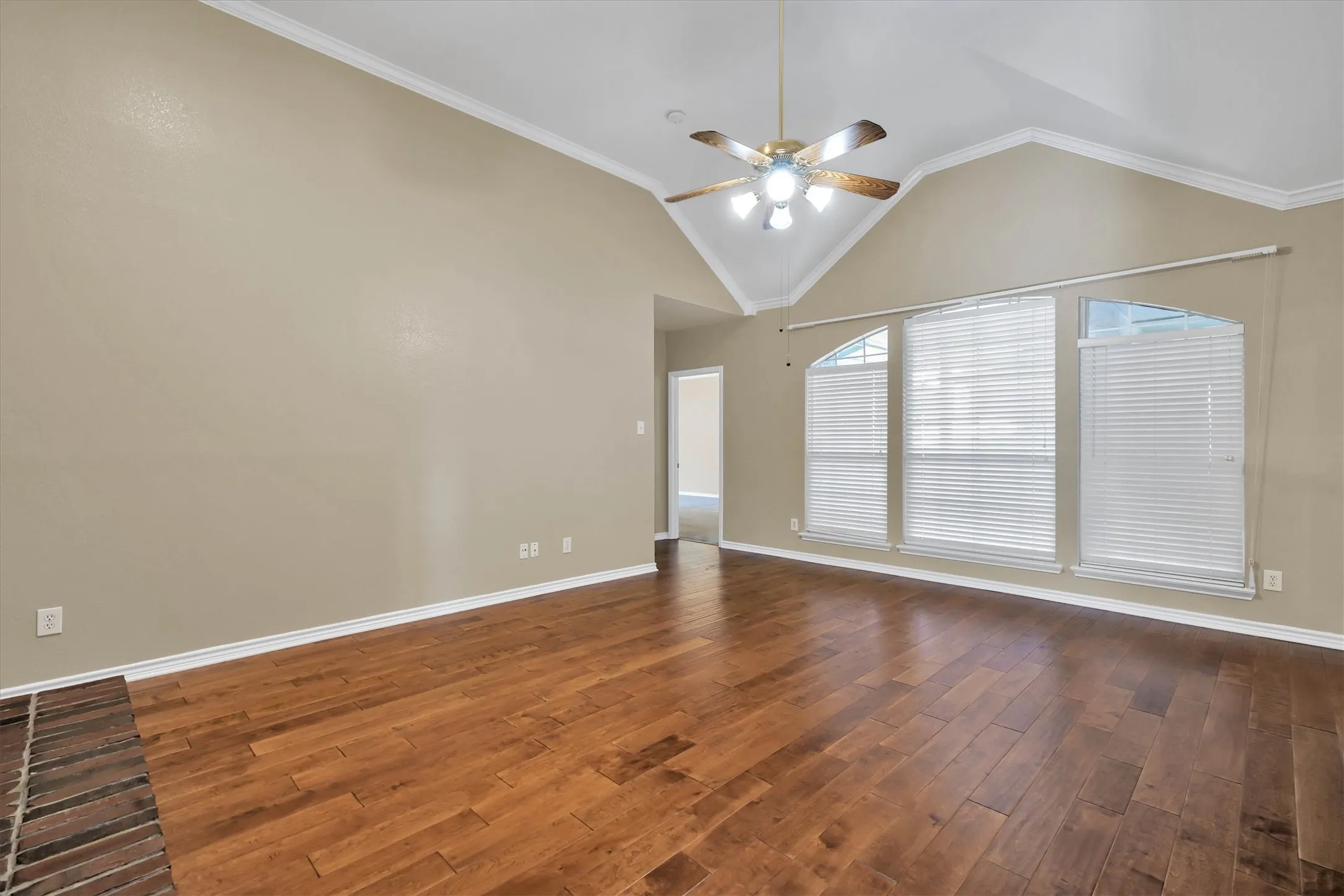 Single Family Residence For Sale in Dallas County , 4213 Forestedge Drive, Grand Prairie, Texas 75052, 4 Bedroom, 3 Bathroom, 2 Garage spaces, 2,532 Sqft, built in 1997, mls#21388386, Real Estate Agent in Grand Prairie, Homes For Sale in Dallas county, Homes For Sale in Grand Prairie, Realtor in Grand Prairie Texas, Real Estate Brokerage Independent Realty Texas, Luminita Cordes Realtor