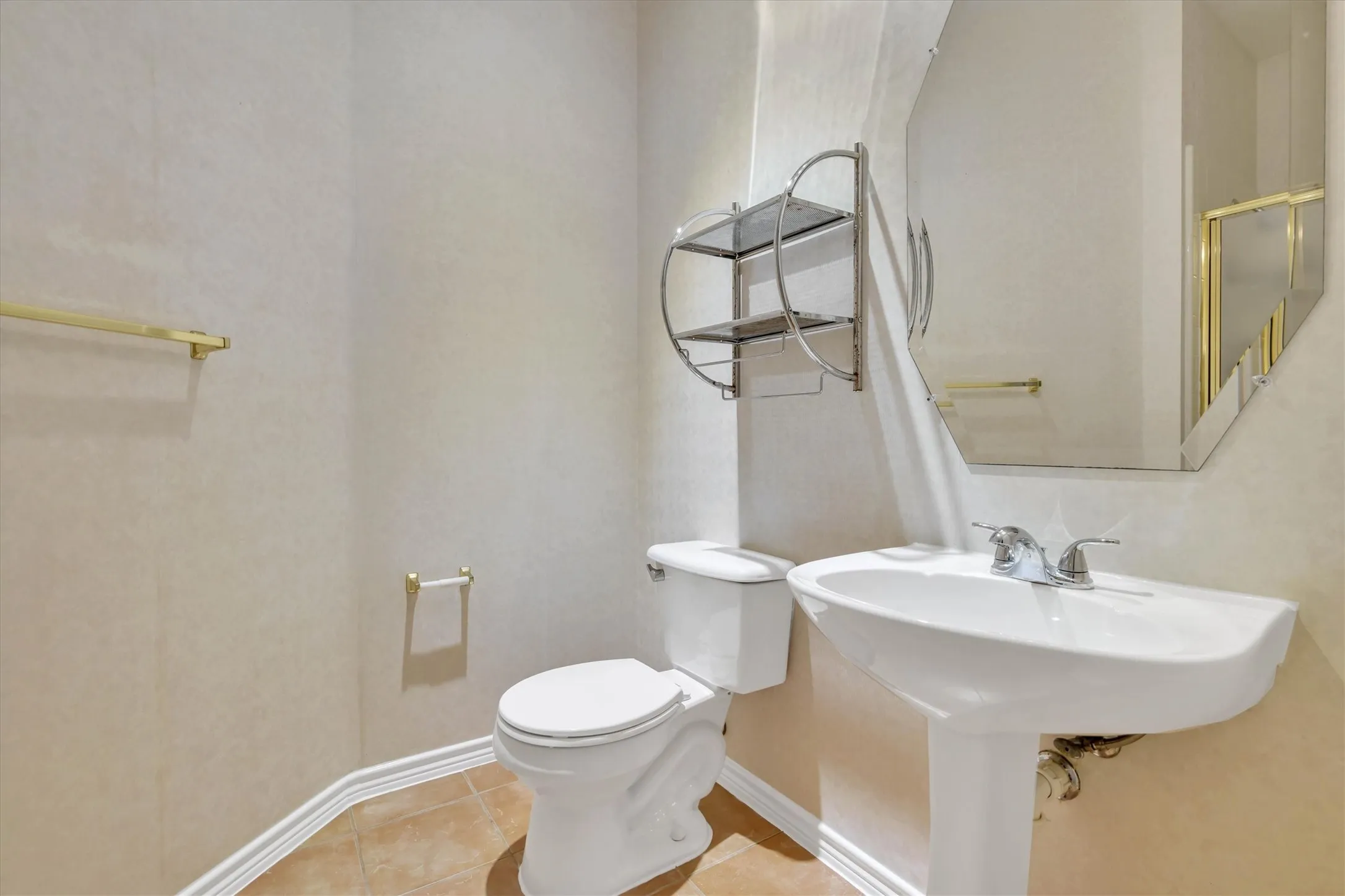 Single Family Residence For Sale in Dallas County , 4213 Forestedge Drive, Grand Prairie, Texas 75052, 4 Bedroom, 3 Bathroom, 2 Garage spaces, 2,532 Sqft, built in 1997, mls#21388386, Real Estate Agent in Grand Prairie, Homes For Sale in Dallas county, Homes For Sale in Grand Prairie, Realtor in Grand Prairie Texas, Real Estate Brokerage Independent Realty Texas, Luminita Cordes Realtor