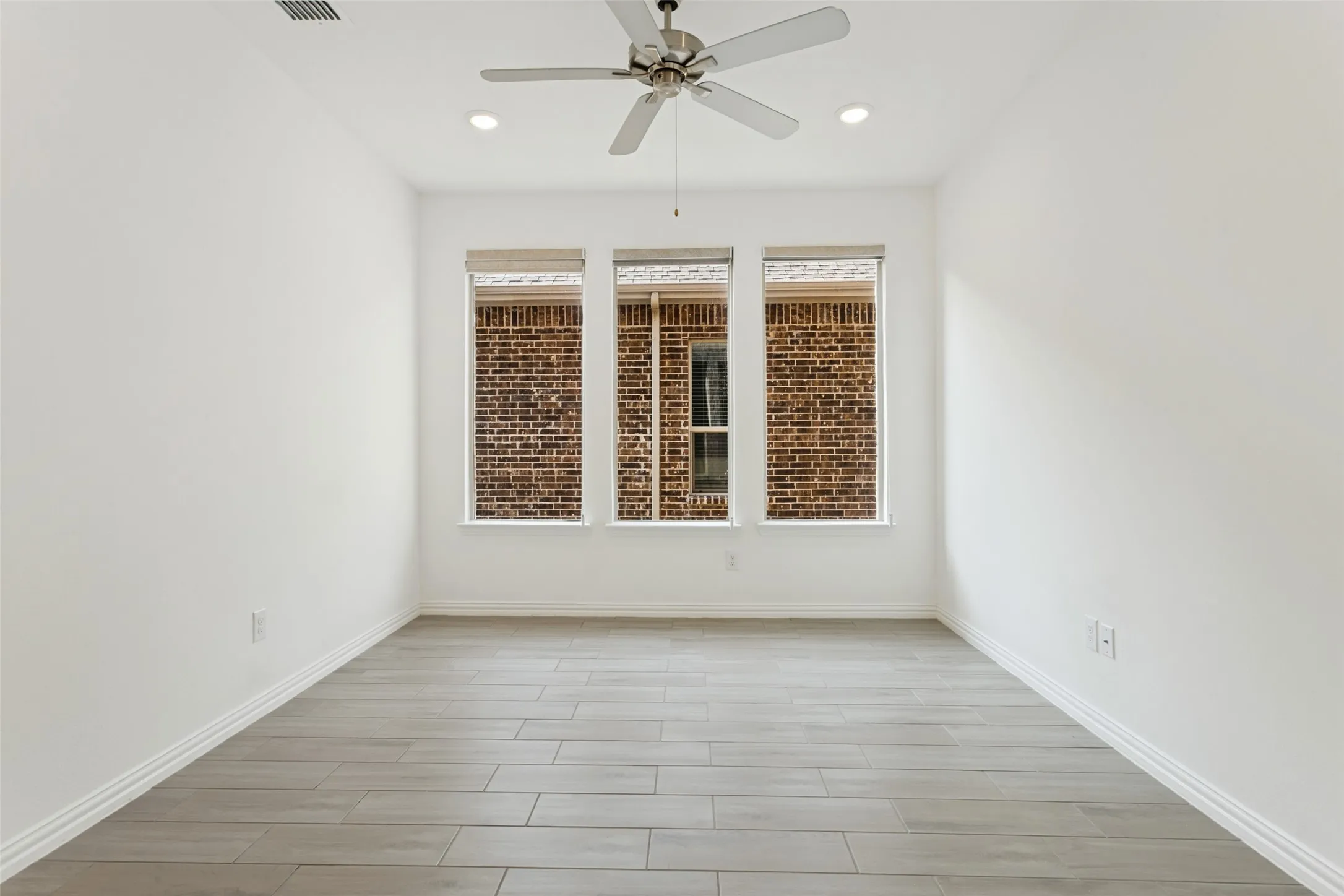Single Family Residence For Sale in Denton County , 2121 Esher Drive, Little Elm, Texas 75068, 4 Bedroom, 4 Bathroom, 2 Garage spaces, 3,179 Sqft, built in 2024, mls#21391250, Real Estate Agent in Little Elm, Homes For Sale in Denton county, Homes For Sale in Little Elm, Realtor in Little Elm Texas, Real Estate Brokerage Independent Realty Texas, Luminita Cordes Realtor