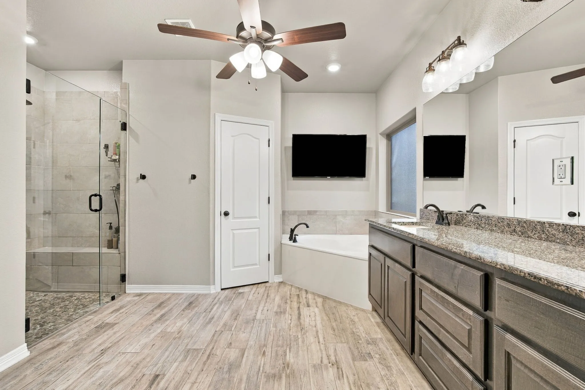 Single Family Residence For Sale in Bell County , 400 Juniper Drive, Troy, Texas 76579, 3 Bedroom, 2 Bathroom, 2 Garage spaces, 2,279 Sqft, built in 2021, mls#21390130, Real Estate Agent in Troy, Homes For Sale in Bell county, Homes For Sale in Troy, Realtor in Troy Texas, Real Estate Brokerage Independent Realty Texas, Luminita Cordes Realtor