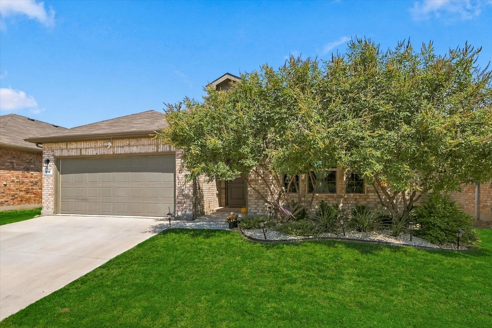Single Family Residence For Sale in Denton County , 849 Finchley Drive, Fort Worth, Texas 76247, 4 Bedroom, 2 Bathroom, 2 Garage spaces, 2,186 Sqft, built in 2021, mls#21380107, Real Estate Agent in Fort Worth, Homes For Sale in Denton county, Homes For Sale in Fort Worth, Realtor in Fort Worth Texas, Real Estate Brokerage Independent Realty Texas, Luminita Cordes Realtor