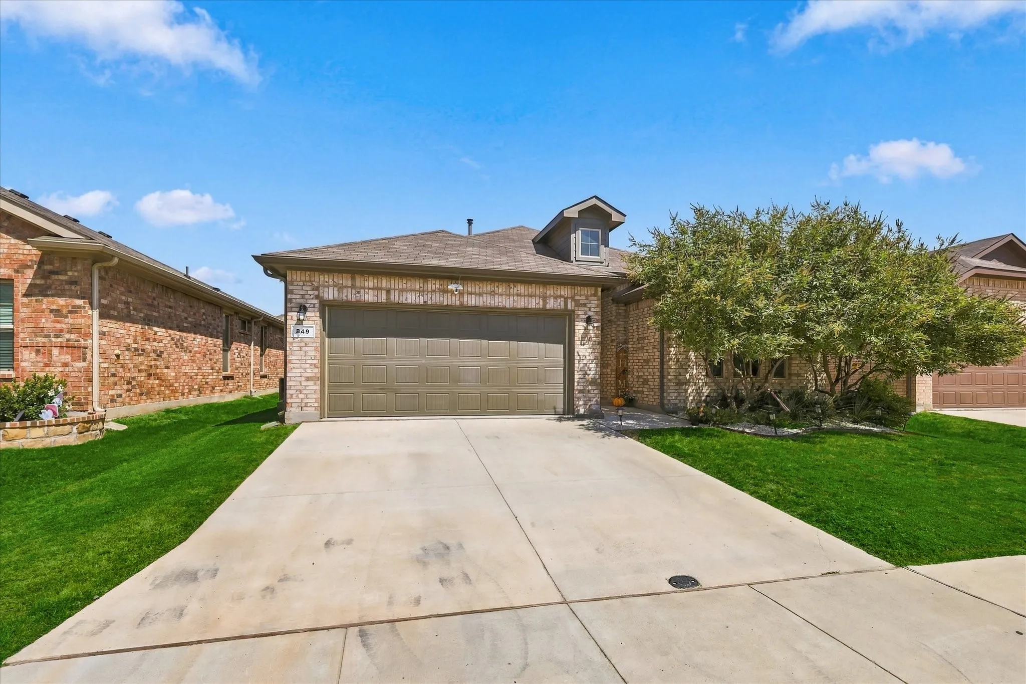Single Family Residence For Sale in Denton County , 849 Finchley Drive, Fort Worth, Texas 76247, 4 Bedroom, 2 Bathroom, 2 Garage spaces, 2,186 Sqft, built in 2021, mls#21380107, Real Estate Agent in Fort Worth, Homes For Sale in Denton county, Homes For Sale in Fort Worth, Realtor in Fort Worth Texas, Real Estate Brokerage Independent Realty Texas, Luminita Cordes Realtor