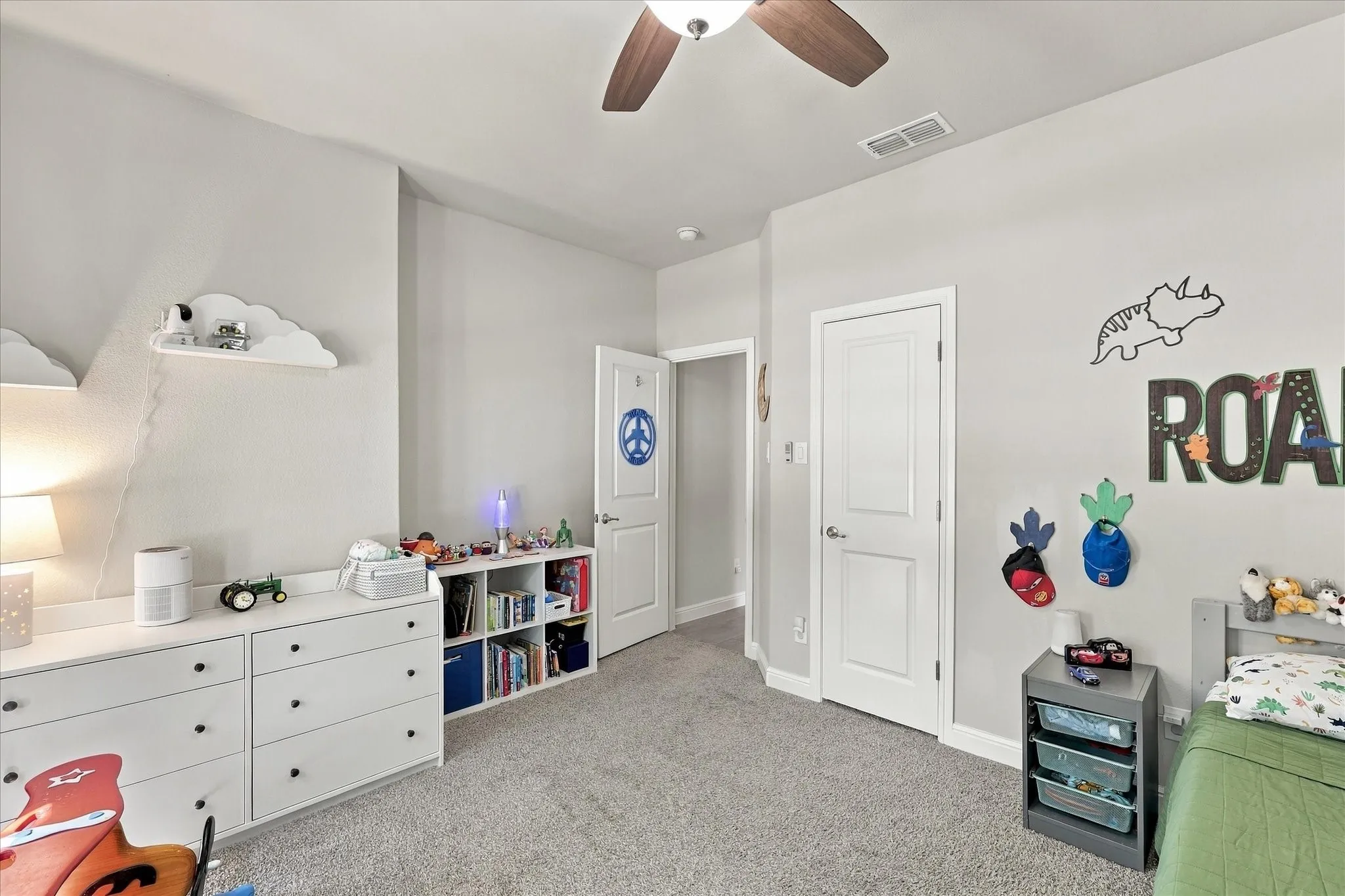 Single Family Residence For Sale in Denton County , 849 Finchley Drive, Fort Worth, Texas 76247, 4 Bedroom, 2 Bathroom, 2 Garage spaces, 2,186 Sqft, built in 2021, mls#21380107, Real Estate Agent in Fort Worth, Homes For Sale in Denton county, Homes For Sale in Fort Worth, Realtor in Fort Worth Texas, Real Estate Brokerage Independent Realty Texas, Luminita Cordes Realtor