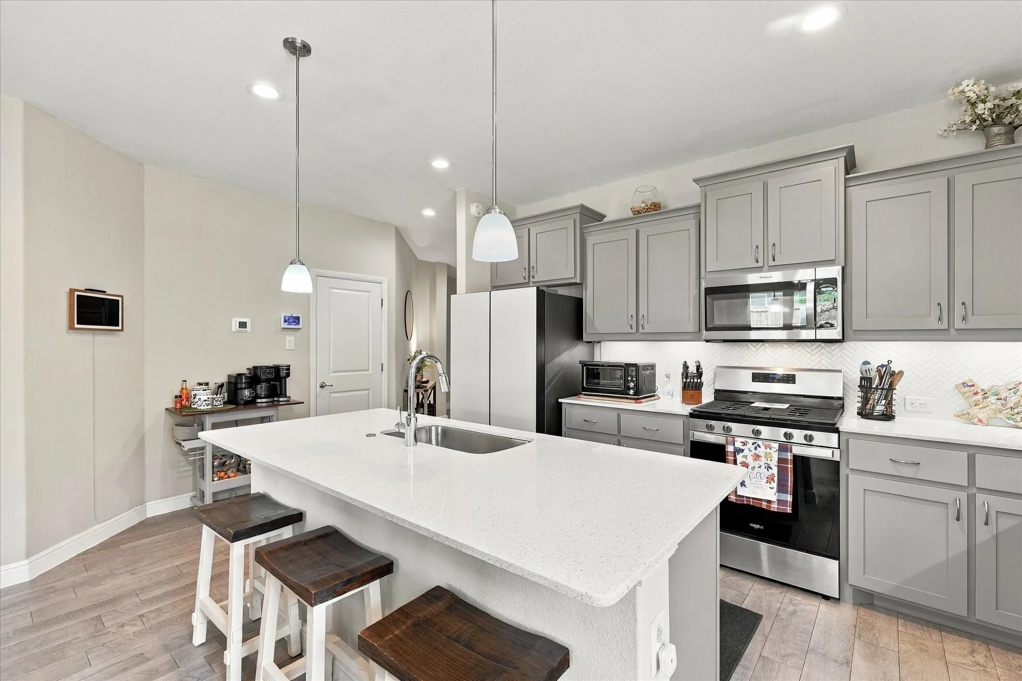 Single Family Residence For Sale in Denton County , 849 Finchley Drive, Fort Worth, Texas 76247, 4 Bedroom, 2 Bathroom, 2 Garage spaces, 2,186 Sqft, built in 2021, mls#21380107, Real Estate Agent in Fort Worth, Homes For Sale in Denton county, Homes For Sale in Fort Worth, Realtor in Fort Worth Texas, Real Estate Brokerage Independent Realty Texas, Luminita Cordes Realtor