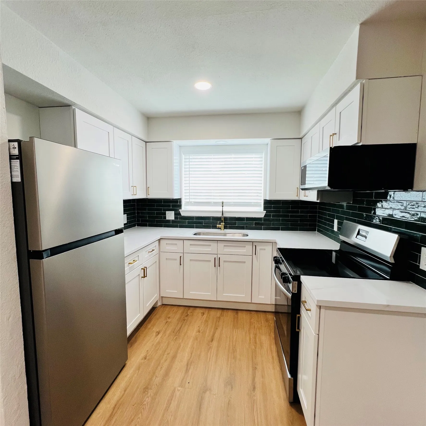 Duplex For Rent in Tarrant County , 1703 Justin Lyn Street, Arlington, Texas 76012, 2 Bedroom, 1 Bathroom, Garage spaces, 773 Sqft, built in 1981, mls#21391253, Real Estate Agent in Arlington, Homes For Rent in Tarrant county, Homes For Rent in Arlington, Realtor in Arlington Texas, Real Estate Brokerage Independent Realty Texas, Luminita Cordes Realtor