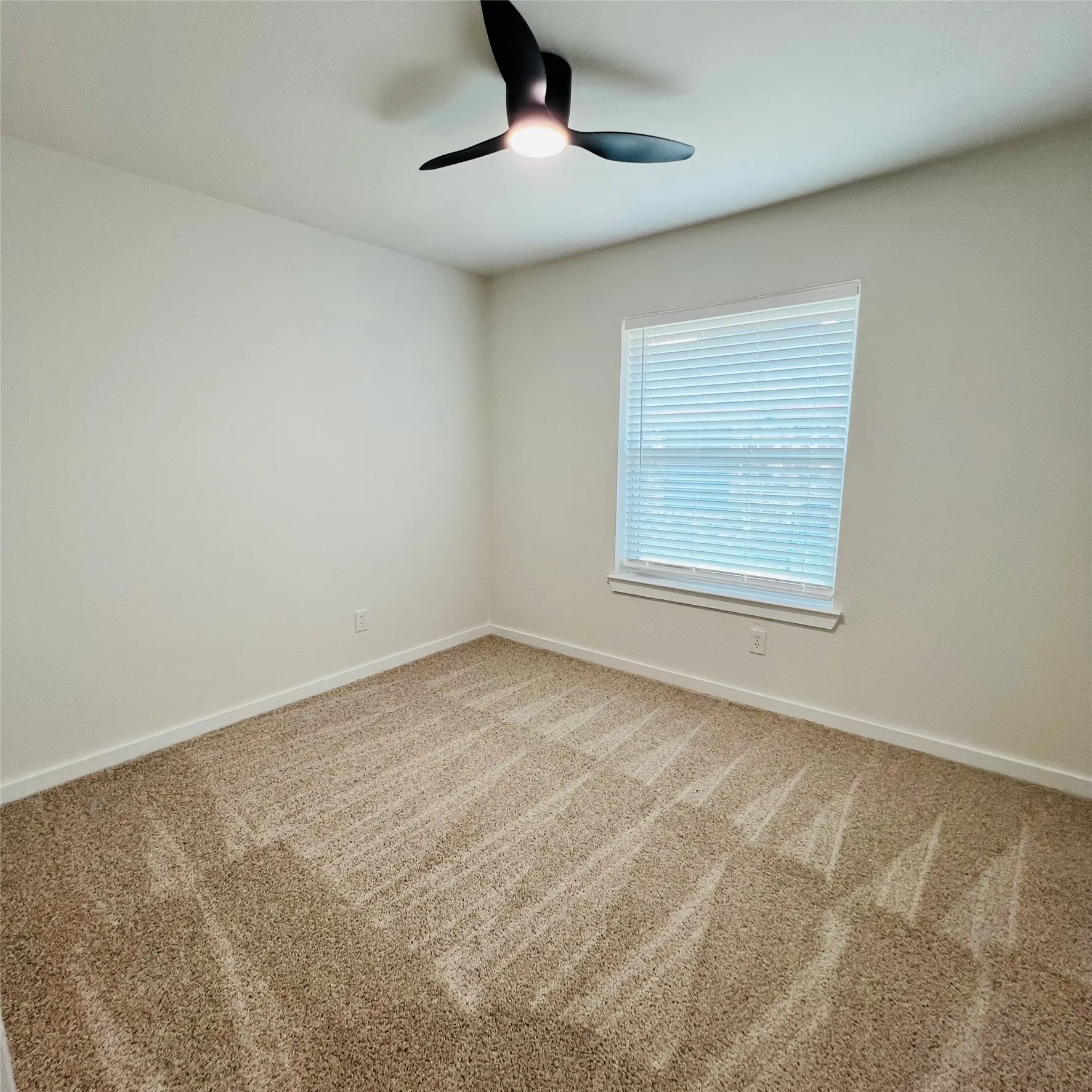 Duplex For Rent in Tarrant County , 1703 Justin Lyn Street, Arlington, Texas 76012, 2 Bedroom, 1 Bathroom, Garage spaces, 773 Sqft, built in 1981, mls#21391253, Real Estate Agent in Arlington, Homes For Rent in Tarrant county, Homes For Rent in Arlington, Realtor in Arlington Texas, Real Estate Brokerage Independent Realty Texas, Luminita Cordes Realtor