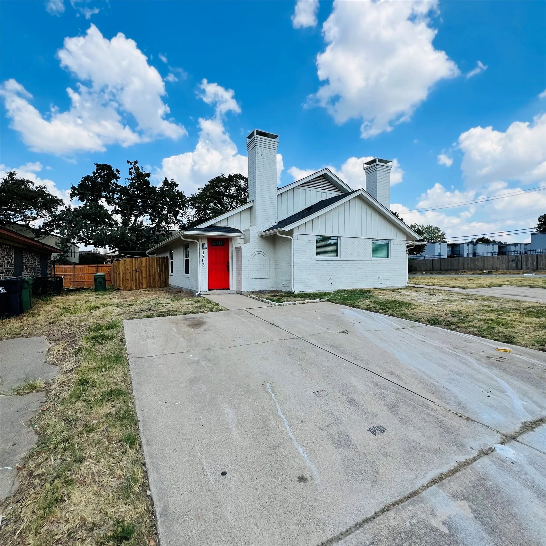 Duplex For Rent in Tarrant County , 1703 Justin Lyn Street, Arlington, Texas 76012, 2 Bedroom, 1 Bathroom, Garage spaces, 773 Sqft, built in 1981, mls#21391253, Real Estate Agent in Arlington, Homes For Rent in Tarrant county, Homes For Rent in Arlington, Realtor in Arlington Texas, Real Estate Brokerage Independent Realty Texas, Luminita Cordes Realtor