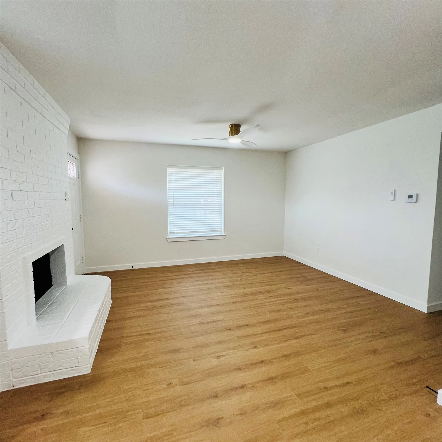 Duplex For Rent in Tarrant County , 1703 Justin Lyn Street, Arlington, Texas 76012, 2 Bedroom, 1 Bathroom, Garage spaces, 773 Sqft, built in 1981, mls#21391253, Real Estate Agent in Arlington, Homes For Rent in Tarrant county, Homes For Rent in Arlington, Realtor in Arlington Texas, Real Estate Brokerage Independent Realty Texas, Luminita Cordes Realtor
