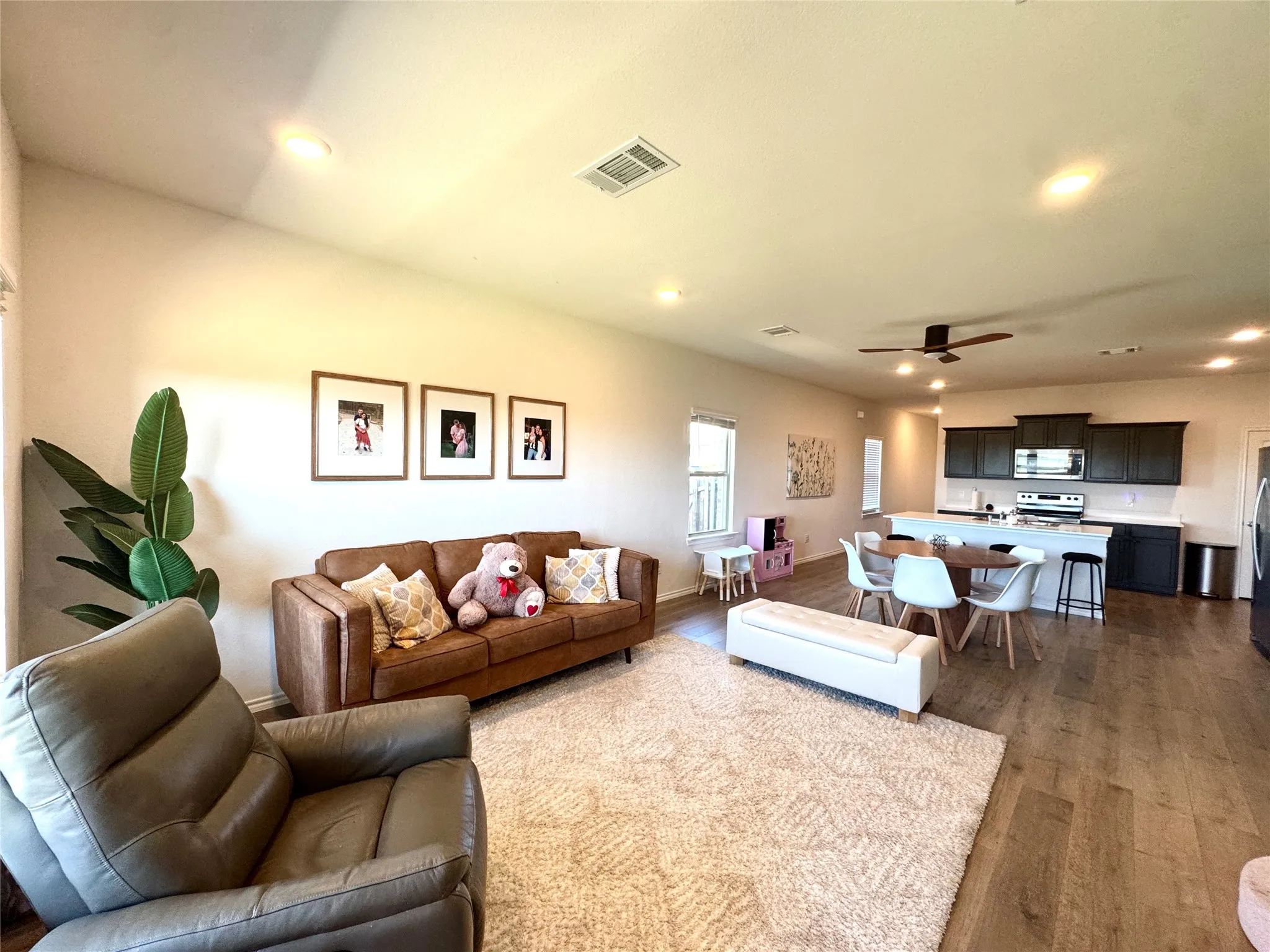Single Family Residence For Sale in Kaufman County , 1121 Catalina Lane, Forney, Texas 75126, 4 Bedroom, 3 Bathroom, 2 Garage spaces, 2,082 Sqft, built in 2023, mls#21391252, Real Estate Agent in Forney, Homes For Sale in Kaufman county, Homes For Sale in Forney, Realtor in Forney Texas, Real Estate Brokerage Independent Realty Texas, Luminita Cordes Realtor