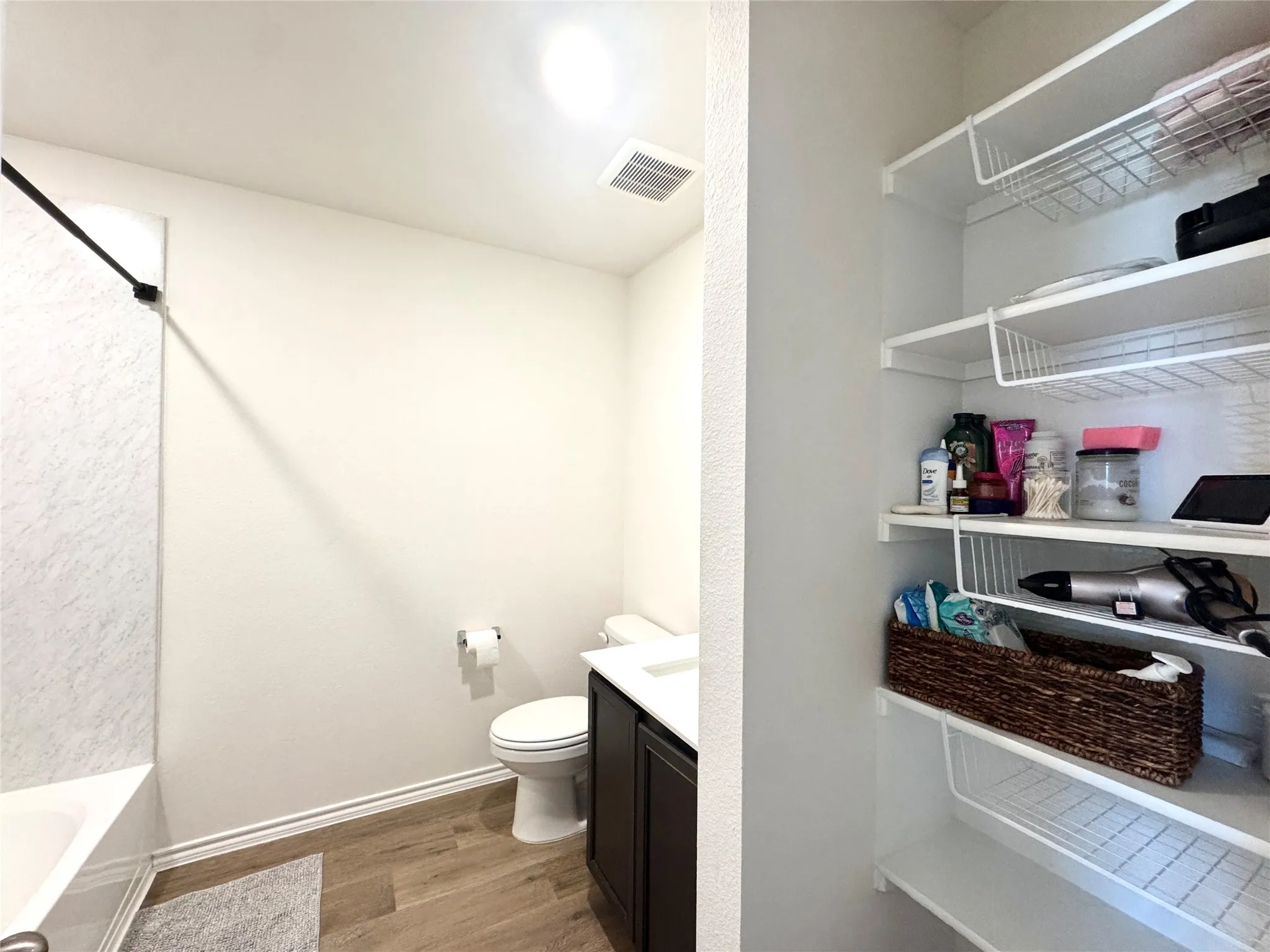 Single Family Residence For Sale in Kaufman County , 1121 Catalina Lane, Forney, Texas 75126, 4 Bedroom, 3 Bathroom, 2 Garage spaces, 2,082 Sqft, built in 2023, mls#21391252, Real Estate Agent in Forney, Homes For Sale in Kaufman county, Homes For Sale in Forney, Realtor in Forney Texas, Real Estate Brokerage Independent Realty Texas, Luminita Cordes Realtor