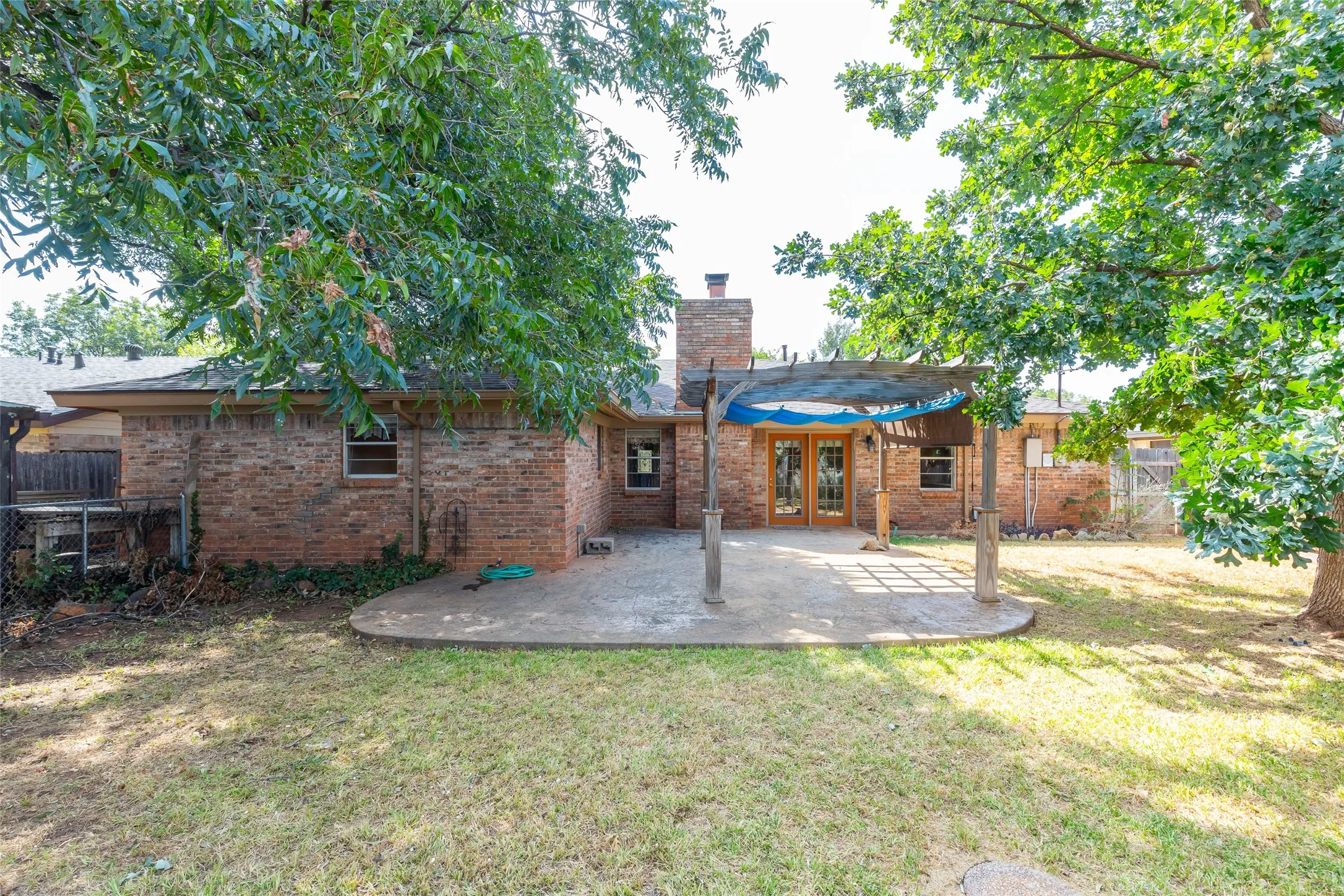 Single Family Residence For Sale in Taylor County , 4018 Brook Hollow Drive, Abilene, Texas 79605, 3 Bedroom, 2 Bathroom, 2 Garage spaces, 2,088 Sqft, built in 1964, mls#21390712, Real Estate Agent in Abilene, Homes For Sale in Taylor county, Homes For Sale in Abilene, Realtor in Abilene Texas, Real Estate Brokerage Independent Realty Texas, Luminita Cordes Realtor