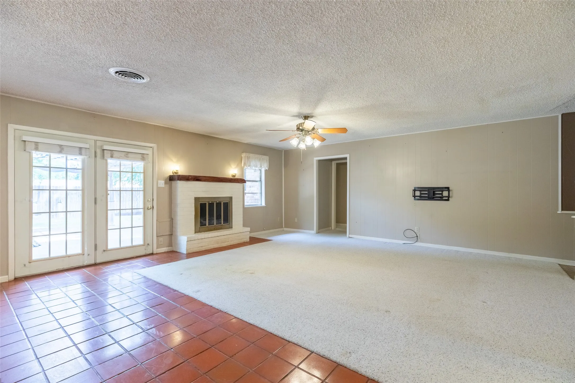 Single Family Residence For Sale in Taylor County , 4018 Brook Hollow Drive, Abilene, Texas 79605, 3 Bedroom, 2 Bathroom, 2 Garage spaces, 2,088 Sqft, built in 1964, mls#21390712, Real Estate Agent in Abilene, Homes For Sale in Taylor county, Homes For Sale in Abilene, Realtor in Abilene Texas, Real Estate Brokerage Independent Realty Texas, Luminita Cordes Realtor