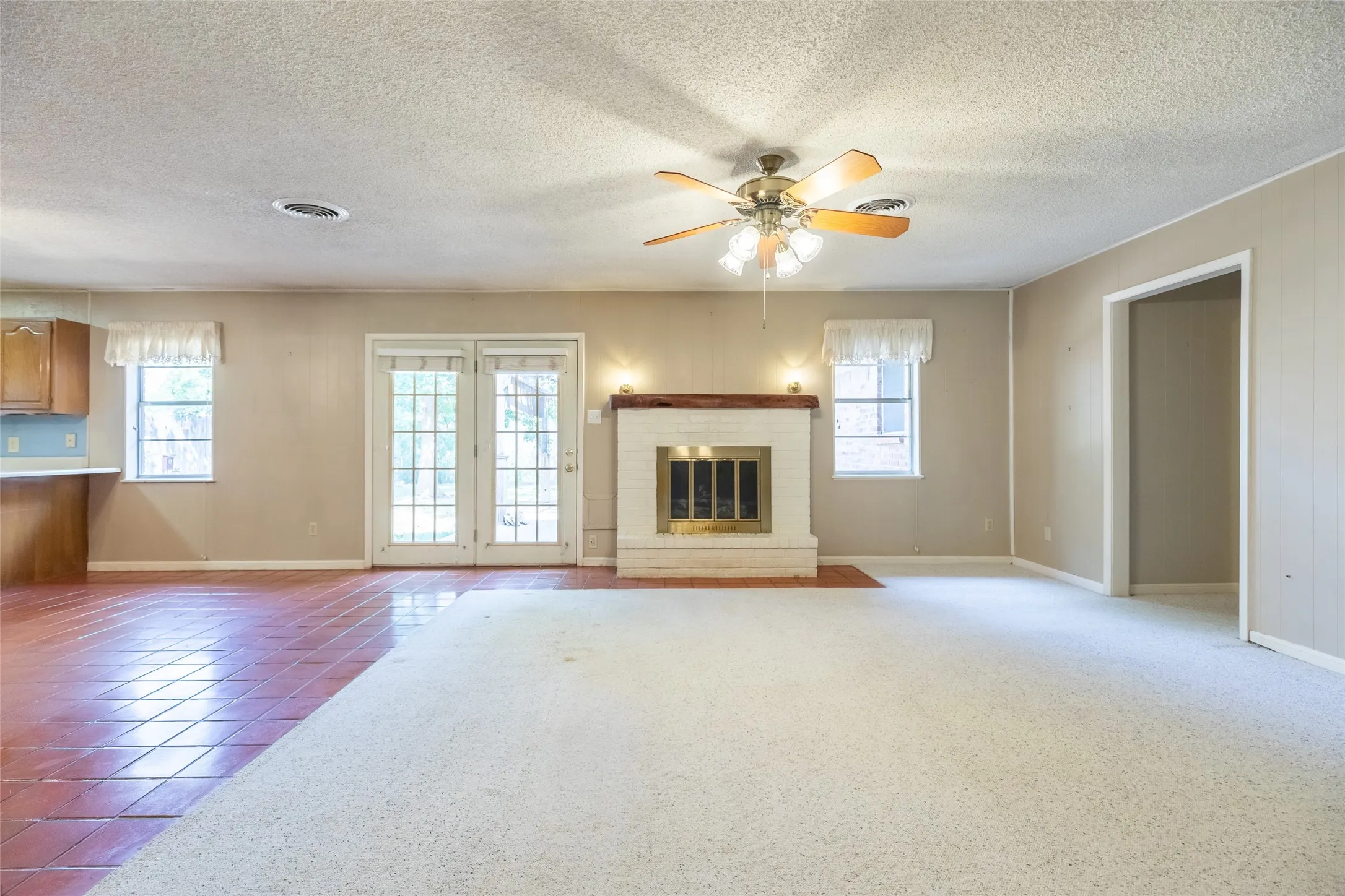 Single Family Residence For Sale in Taylor County , 4018 Brook Hollow Drive, Abilene, Texas 79605, 3 Bedroom, 2 Bathroom, 2 Garage spaces, 2,088 Sqft, built in 1964, mls#21390712, Real Estate Agent in Abilene, Homes For Sale in Taylor county, Homes For Sale in Abilene, Realtor in Abilene Texas, Real Estate Brokerage Independent Realty Texas, Luminita Cordes Realtor