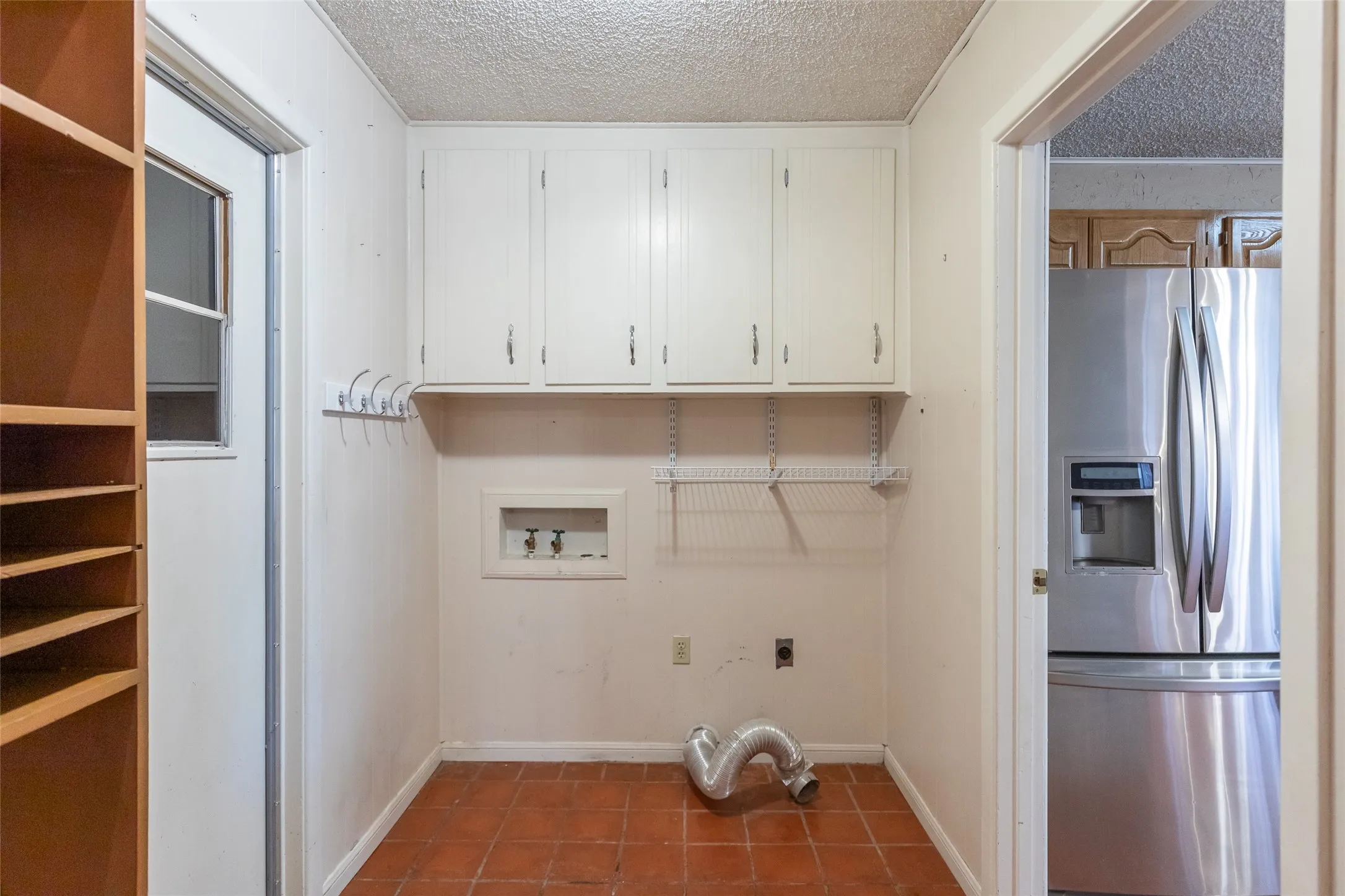 Single Family Residence For Sale in Taylor County , 4018 Brook Hollow Drive, Abilene, Texas 79605, 3 Bedroom, 2 Bathroom, 2 Garage spaces, 2,088 Sqft, built in 1964, mls#21390712, Real Estate Agent in Abilene, Homes For Sale in Taylor county, Homes For Sale in Abilene, Realtor in Abilene Texas, Real Estate Brokerage Independent Realty Texas, Luminita Cordes Realtor