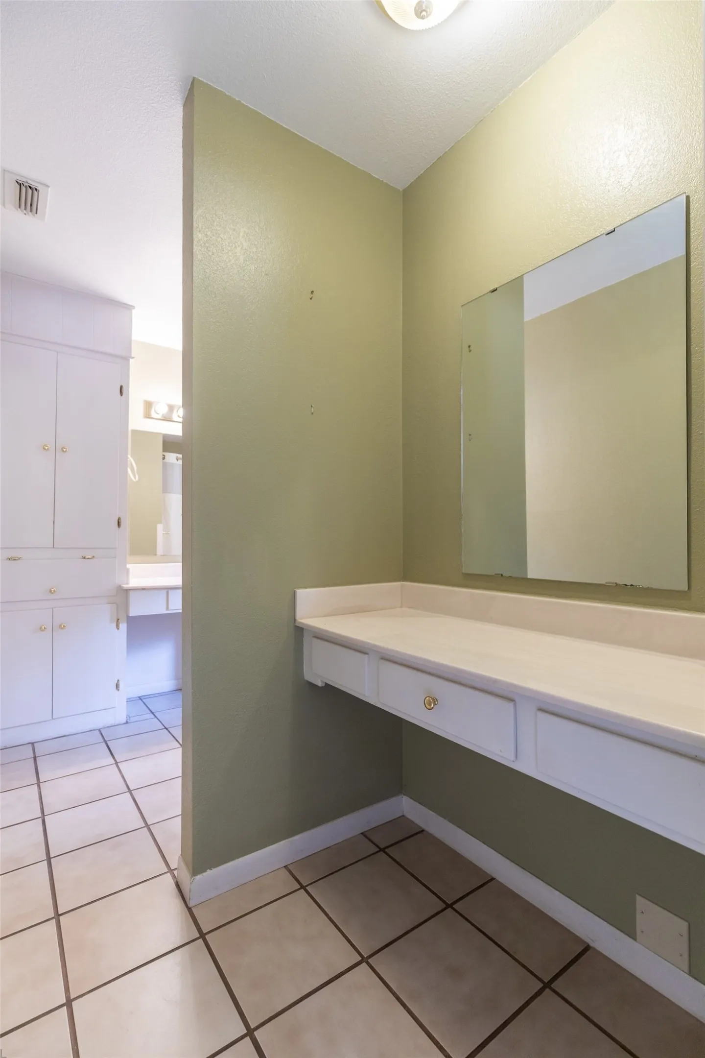 Single Family Residence For Sale in Taylor County , 4018 Brook Hollow Drive, Abilene, Texas 79605, 3 Bedroom, 2 Bathroom, 2 Garage spaces, 2,088 Sqft, built in 1964, mls#21390712, Real Estate Agent in Abilene, Homes For Sale in Taylor county, Homes For Sale in Abilene, Realtor in Abilene Texas, Real Estate Brokerage Independent Realty Texas, Luminita Cordes Realtor