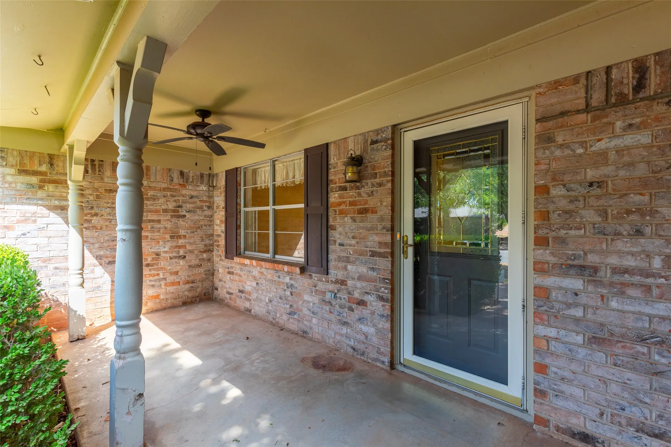Single Family Residence For Sale in Taylor County , 4018 Brook Hollow Drive, Abilene, Texas 79605, 3 Bedroom, 2 Bathroom, 2 Garage spaces, 2,088 Sqft, built in 1964, mls#21390712, Real Estate Agent in Abilene, Homes For Sale in Taylor county, Homes For Sale in Abilene, Realtor in Abilene Texas, Real Estate Brokerage Independent Realty Texas, Luminita Cordes Realtor
