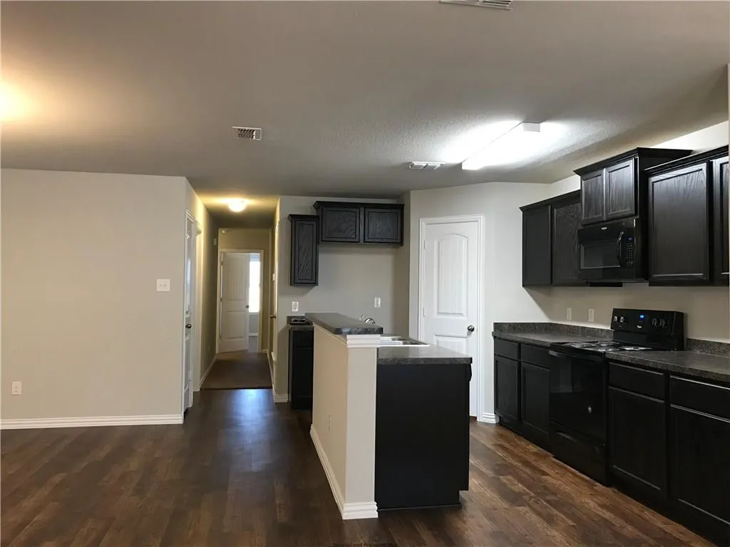 Single Family Residence For Rent in Tarrant County , 769 River Hill Lane, Fort Worth, Texas 76114, 3 Bedroom, 2 Bathroom, 1 Garage spaces, 1,417 Sqft, built in 2017, mls#21390828, Real Estate Agent in Fort Worth, Homes For Rent in Tarrant county, Homes For Rent in Fort Worth, Realtor in Fort Worth Texas, Real Estate Brokerage Independent Realty Texas, Luminita Cordes Realtor