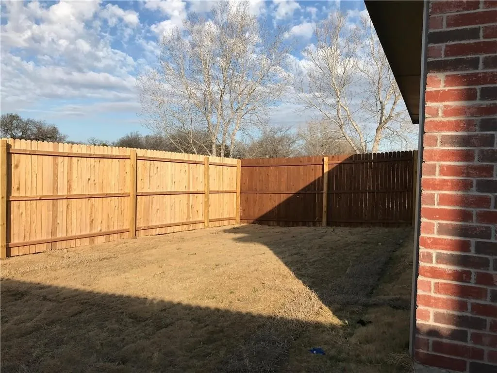 Single Family Residence For Rent in Tarrant County , 769 River Hill Lane, Fort Worth, Texas 76114, 3 Bedroom, 2 Bathroom, 1 Garage spaces, 1,417 Sqft, built in 2017, mls#21390828, Real Estate Agent in Fort Worth, Homes For Rent in Tarrant county, Homes For Rent in Fort Worth, Realtor in Fort Worth Texas, Real Estate Brokerage Independent Realty Texas, Luminita Cordes Realtor