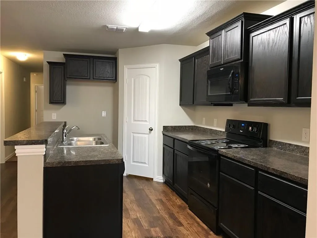 Single Family Residence For Rent in Tarrant County , 769 River Hill Lane, Fort Worth, Texas 76114, 3 Bedroom, 2 Bathroom, 1 Garage spaces, 1,417 Sqft, built in 2017, mls#21390828, Real Estate Agent in Fort Worth, Homes For Rent in Tarrant county, Homes For Rent in Fort Worth, Realtor in Fort Worth Texas, Real Estate Brokerage Independent Realty Texas, Luminita Cordes Realtor
