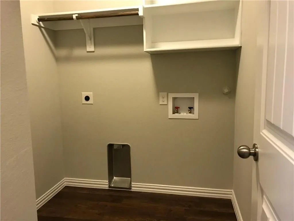 Single Family Residence For Rent in Tarrant County , 769 River Hill Lane, Fort Worth, Texas 76114, 3 Bedroom, 2 Bathroom, 1 Garage spaces, 1,417 Sqft, built in 2017, mls#21390828, Real Estate Agent in Fort Worth, Homes For Rent in Tarrant county, Homes For Rent in Fort Worth, Realtor in Fort Worth Texas, Real Estate Brokerage Independent Realty Texas, Luminita Cordes Realtor