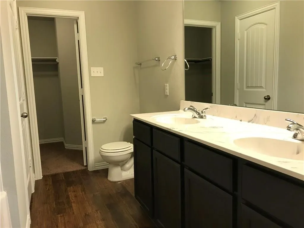 Single Family Residence For Rent in Tarrant County , 769 River Hill Lane, Fort Worth, Texas 76114, 3 Bedroom, 2 Bathroom, 1 Garage spaces, 1,417 Sqft, built in 2017, mls#21390828, Real Estate Agent in Fort Worth, Homes For Rent in Tarrant county, Homes For Rent in Fort Worth, Realtor in Fort Worth Texas, Real Estate Brokerage Independent Realty Texas, Luminita Cordes Realtor