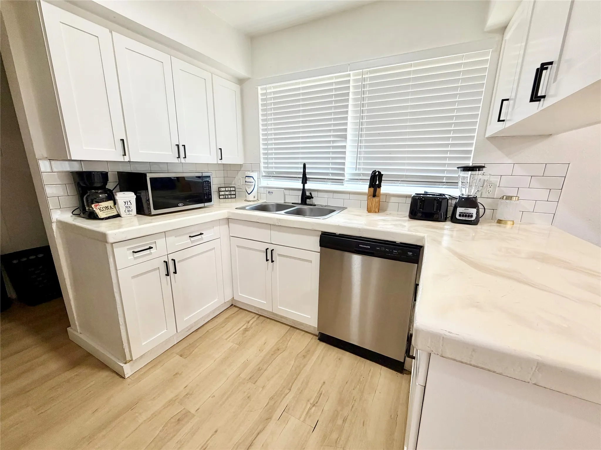 Single Family Residence For Rent in Dallas County , 12319 High Meadow Drive, Dallas, Texas 75234, 5 Bedroom, 2 Bathroom, 2 Garage spaces, 2,106 Sqft, built in 1962, mls#21389904, Real Estate Agent in Dallas, Homes For Rent in Dallas county, Homes For Rent in Dallas, Realtor in Dallas Texas, Real Estate Brokerage Independent Realty Texas, Luminita Cordes Realtor