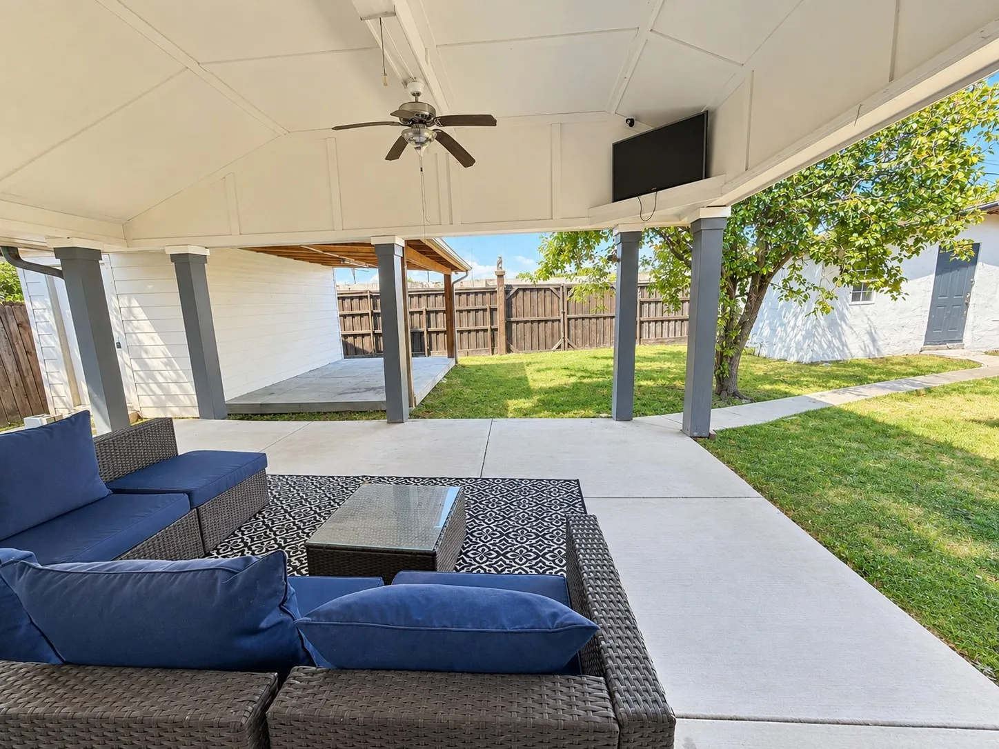 Single Family Residence For Rent in Dallas County , 12319 High Meadow Drive, Dallas, Texas 75234, 5 Bedroom, 2 Bathroom, 2 Garage spaces, 2,106 Sqft, built in 1962, mls#21389904, Real Estate Agent in Dallas, Homes For Rent in Dallas county, Homes For Rent in Dallas, Realtor in Dallas Texas, Real Estate Brokerage Independent Realty Texas, Luminita Cordes Realtor