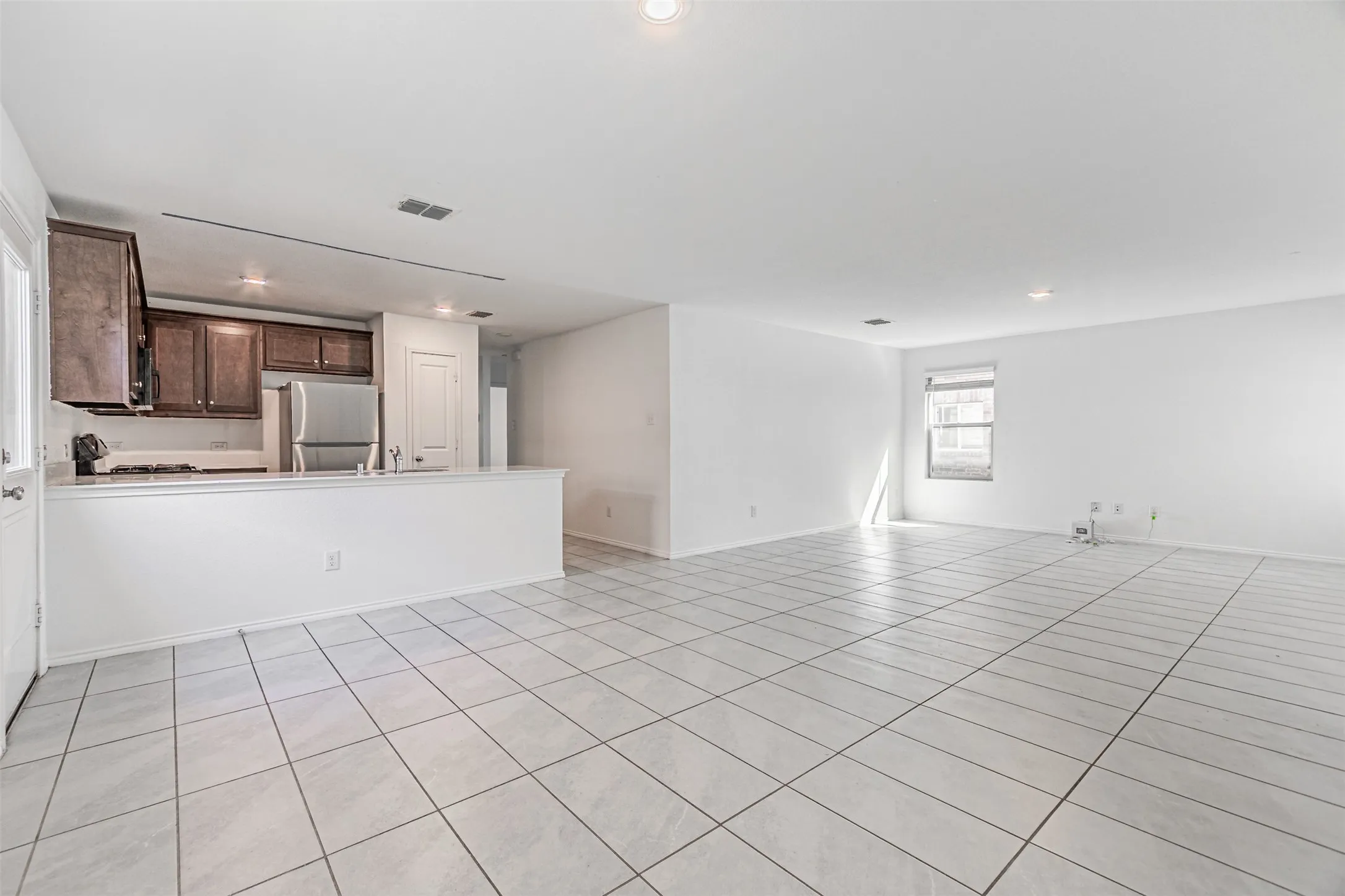 Single Family Residence For Rent in Denton County , 14037 Earlham Street, Pilot Point, Texas 76258, 3 Bedroom, 2 Bathroom, 2 Garage spaces, 1,500 Sqft, built in 2022, mls#21388861, Real Estate Agent in Pilot Point, Homes For Rent in Denton county, Homes For Rent in Pilot Point, Realtor in Pilot Point Texas, Real Estate Brokerage Independent Realty Texas, Luminita Cordes Realtor