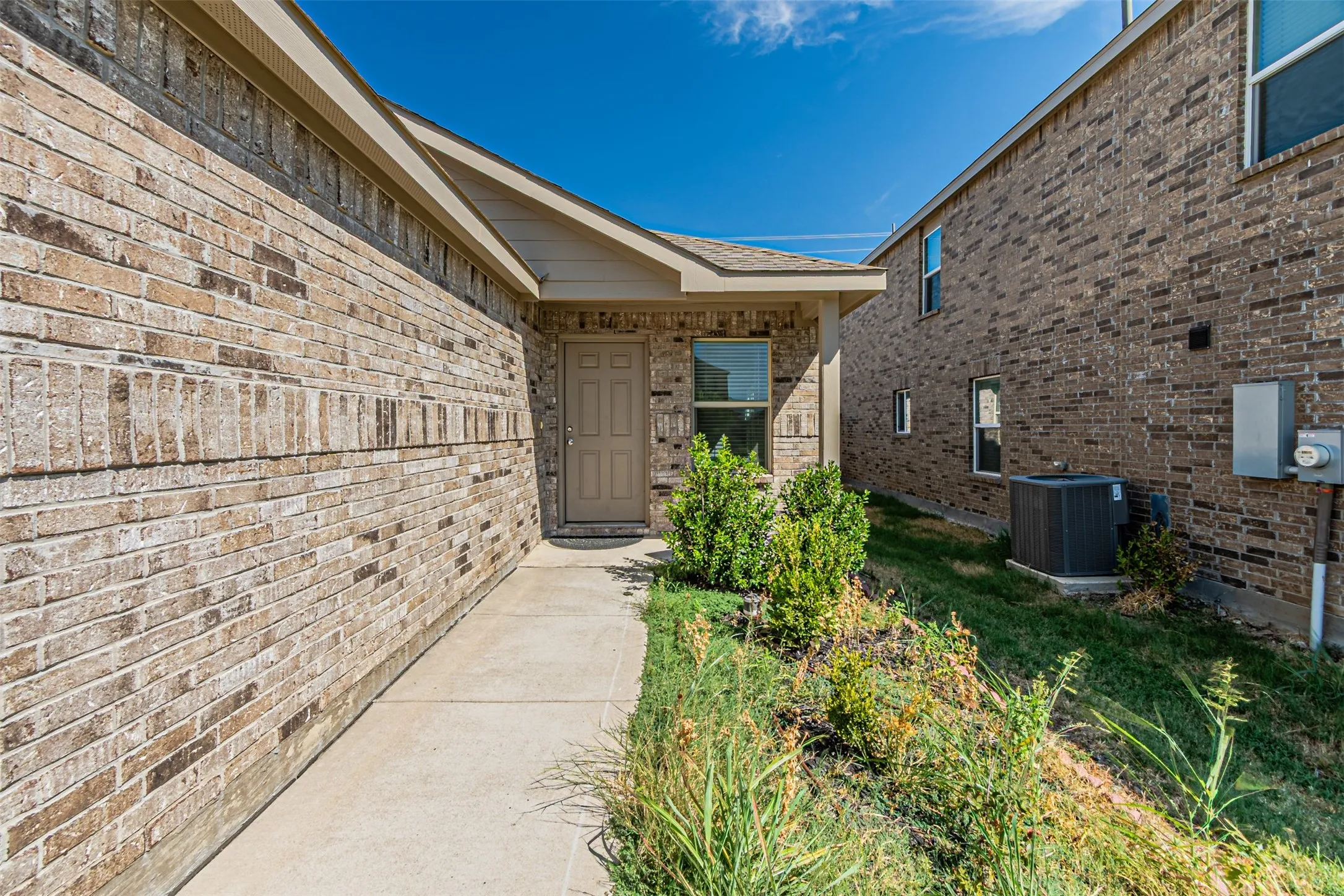 Single Family Residence For Rent in Denton County , 14037 Earlham Street, Pilot Point, Texas 76258, 3 Bedroom, 2 Bathroom, 2 Garage spaces, 1,500 Sqft, built in 2022, mls#21388861, Real Estate Agent in Pilot Point, Homes For Rent in Denton county, Homes For Rent in Pilot Point, Realtor in Pilot Point Texas, Real Estate Brokerage Independent Realty Texas, Luminita Cordes Realtor
