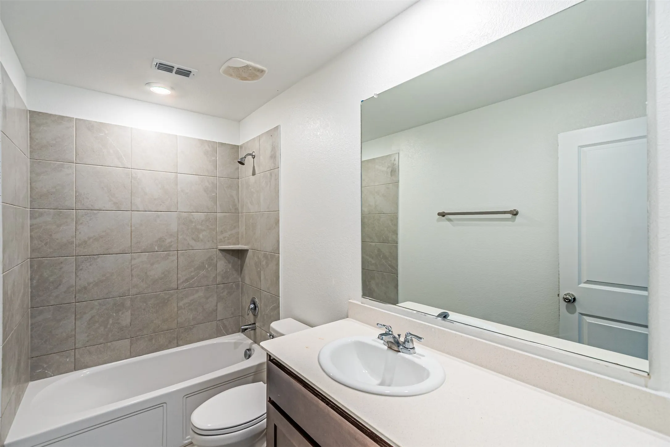 Single Family Residence For Rent in Denton County , 14037 Earlham Street, Pilot Point, Texas 76258, 3 Bedroom, 2 Bathroom, 2 Garage spaces, 1,500 Sqft, built in 2022, mls#21388861, Real Estate Agent in Pilot Point, Homes For Rent in Denton county, Homes For Rent in Pilot Point, Realtor in Pilot Point Texas, Real Estate Brokerage Independent Realty Texas, Luminita Cordes Realtor
